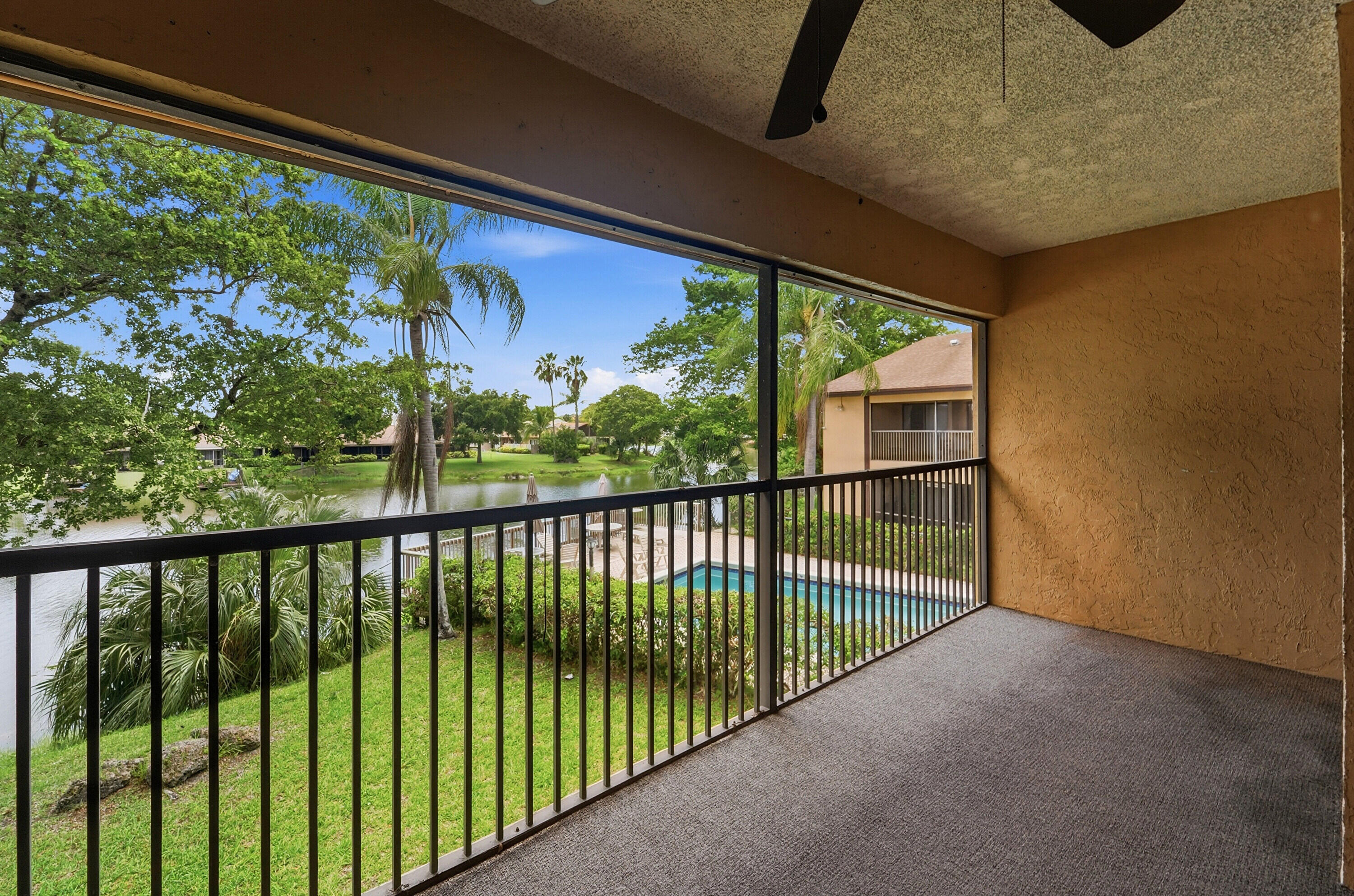 1033 Banks #203, Margate FL 33063