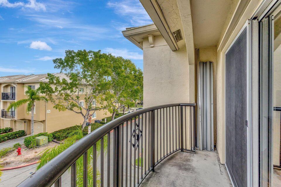 1400 S Crestwood #1407, Royal Palm Beach FL 33411