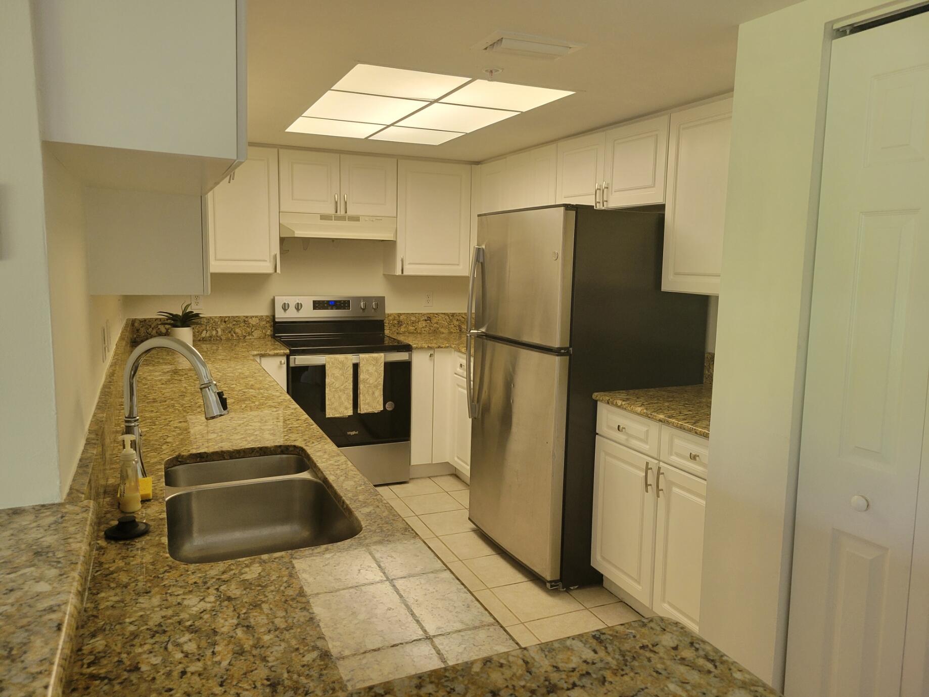 1400 S Crestwood #1407, Royal Palm Beach FL 33411