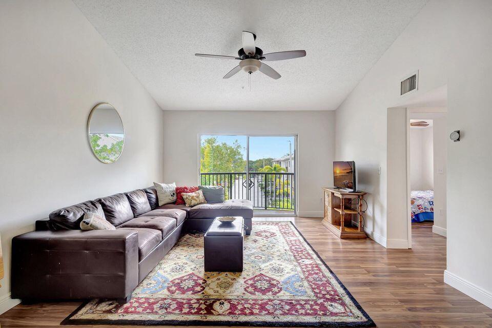 1400 S Crestwood #1407, Royal Palm Beach FL 33411