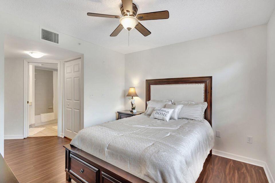 1400 S Crestwood #1407, Royal Palm Beach FL 33411