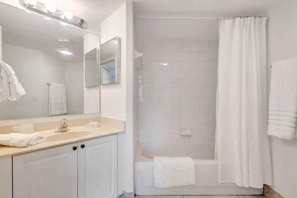 1400 S Crestwood #1407, Royal Palm Beach FL 33411