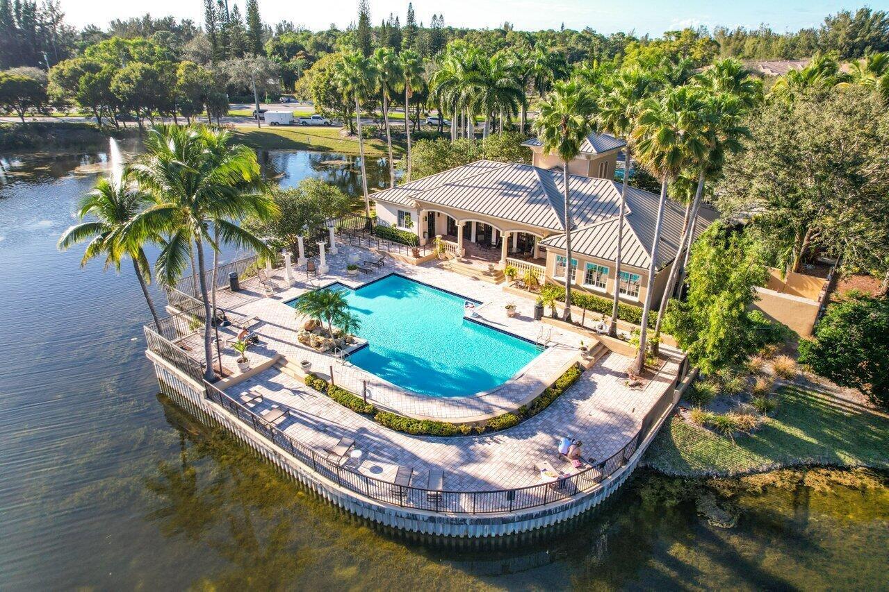 1400 S Crestwood #1407, Royal Palm Beach FL 33411