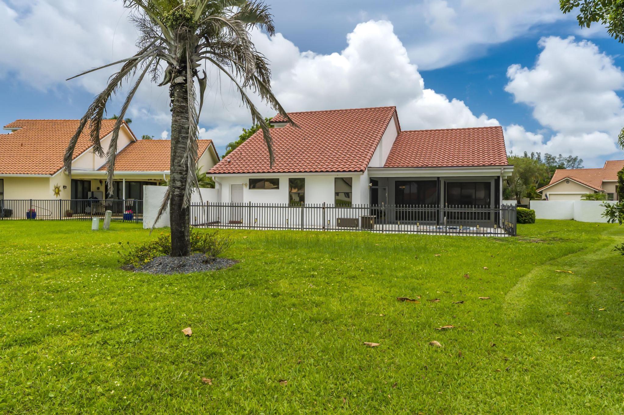 19325 Cherry Hills, Boca Raton FL 33498