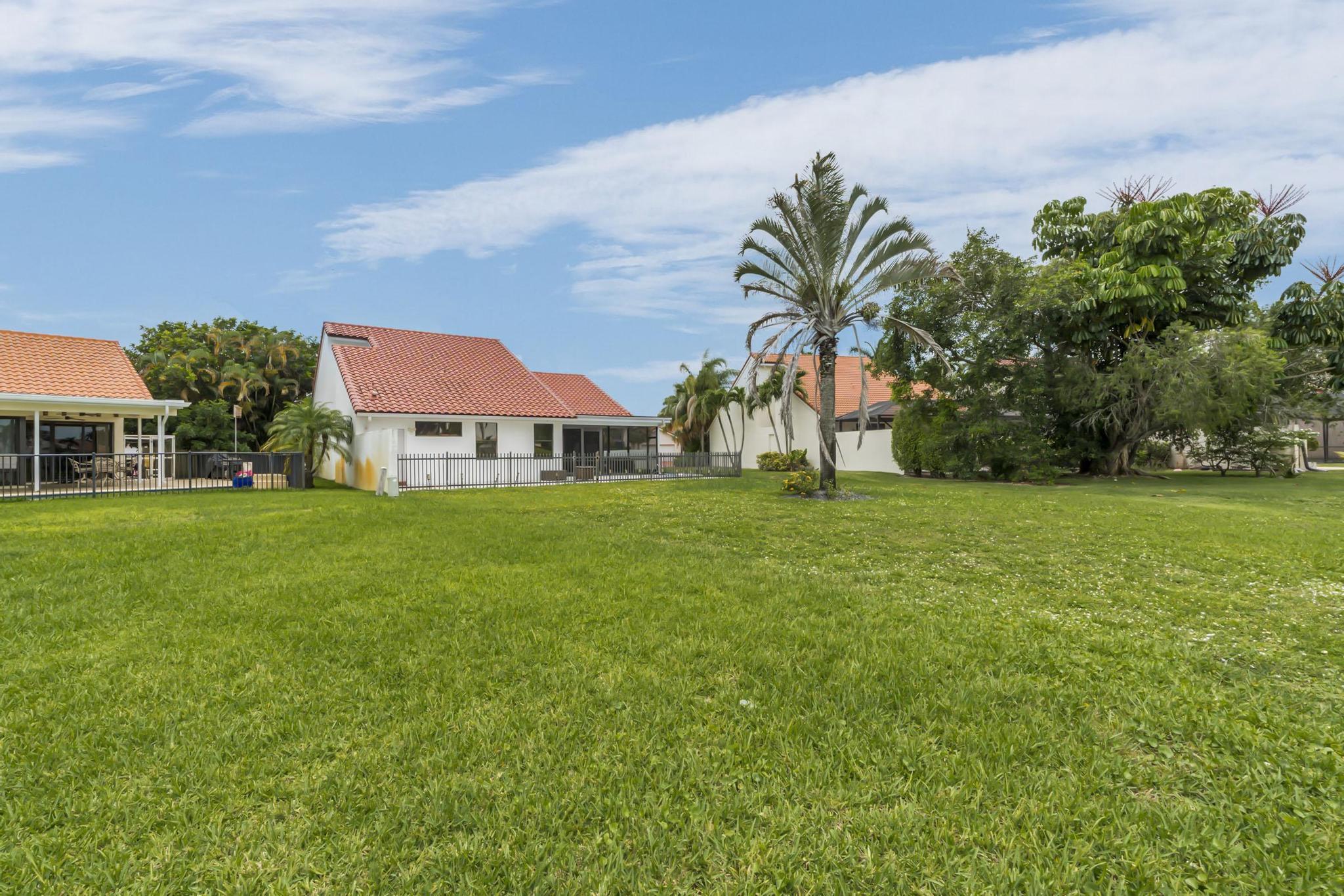 19325 Cherry Hills, Boca Raton FL 33498