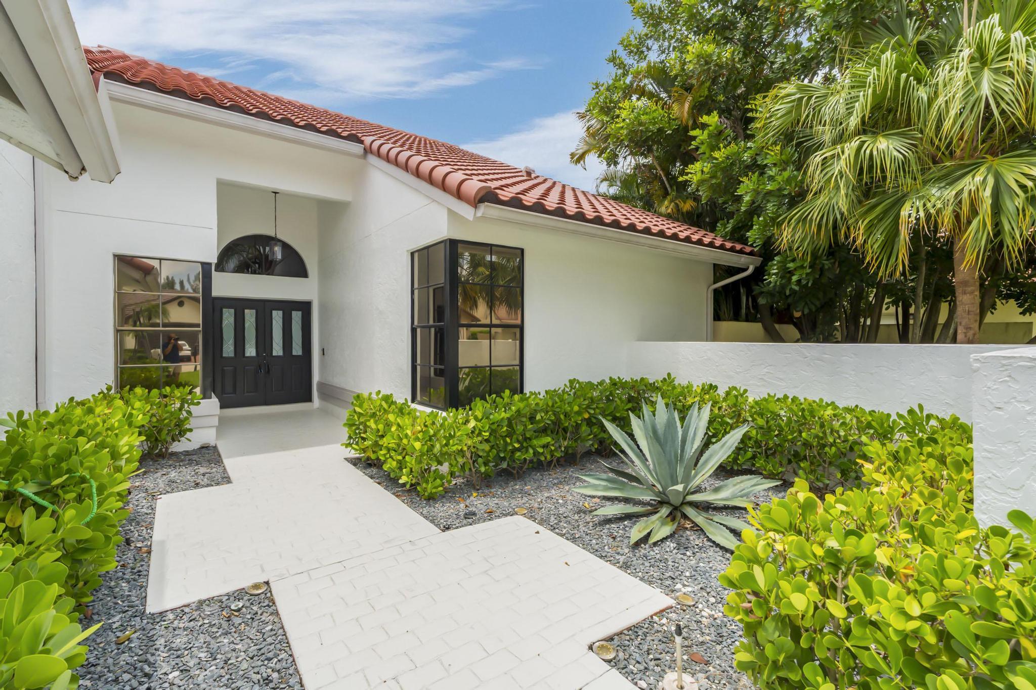 19325 Cherry Hills, Boca Raton FL 33498