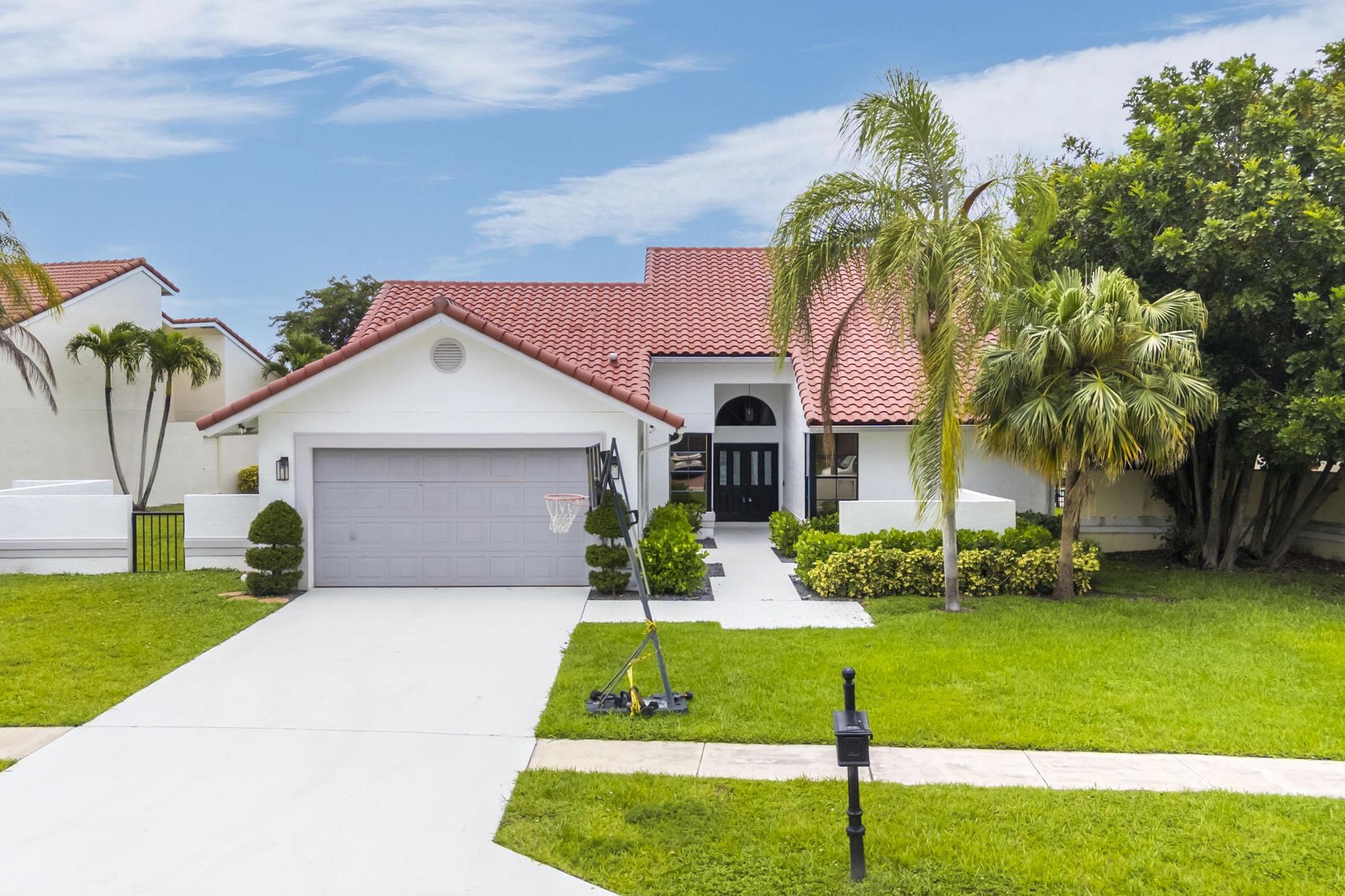 19325 Cherry Hills, Boca Raton FL 33498