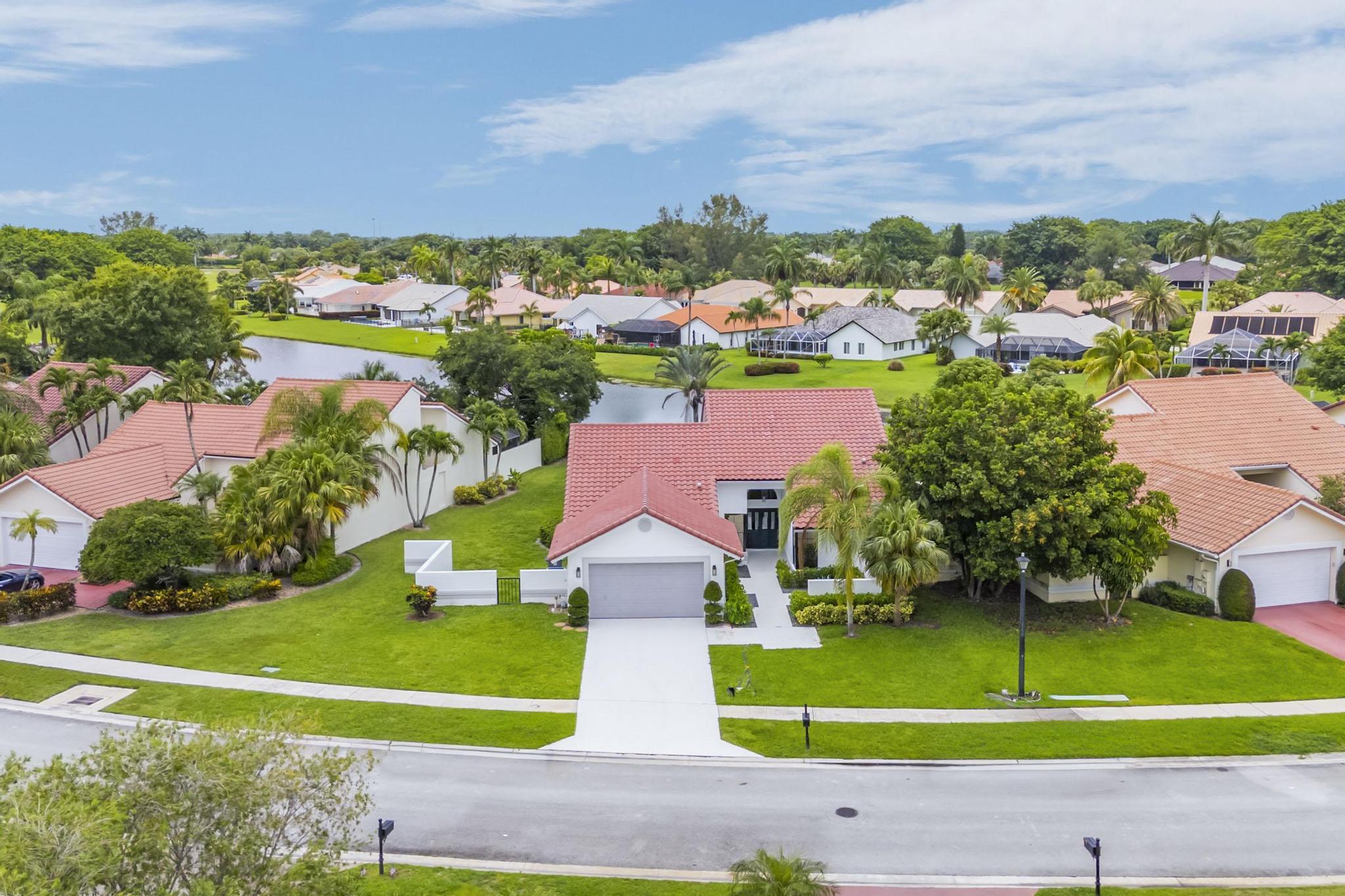19325 Cherry Hills, Boca Raton FL 33498