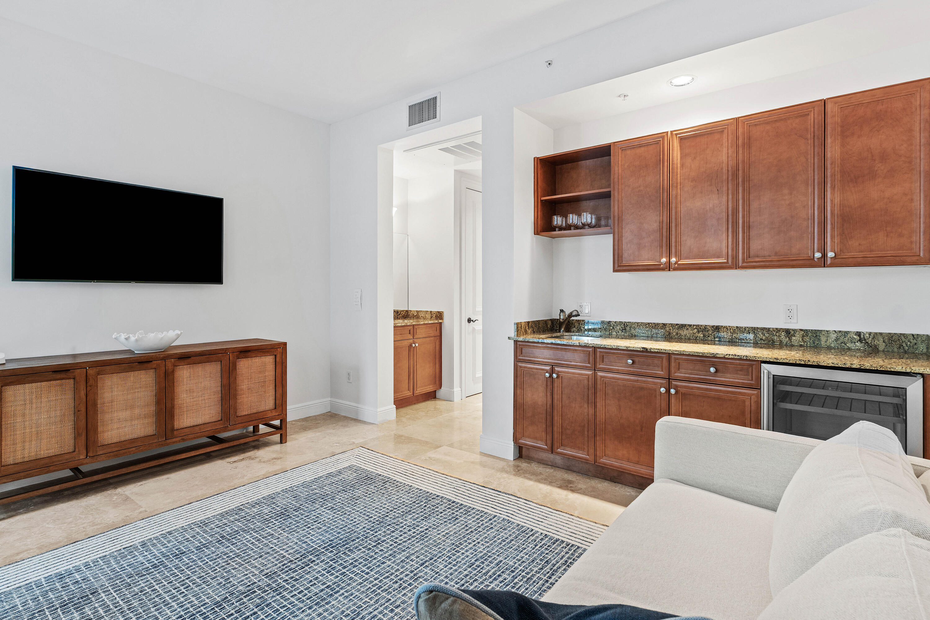 110 Gleason #203, Delray Beach FL 33483