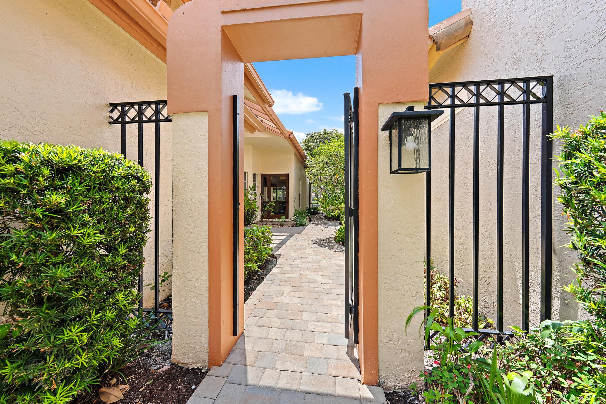 10350 Osprey, West Palm Beach FL 33412