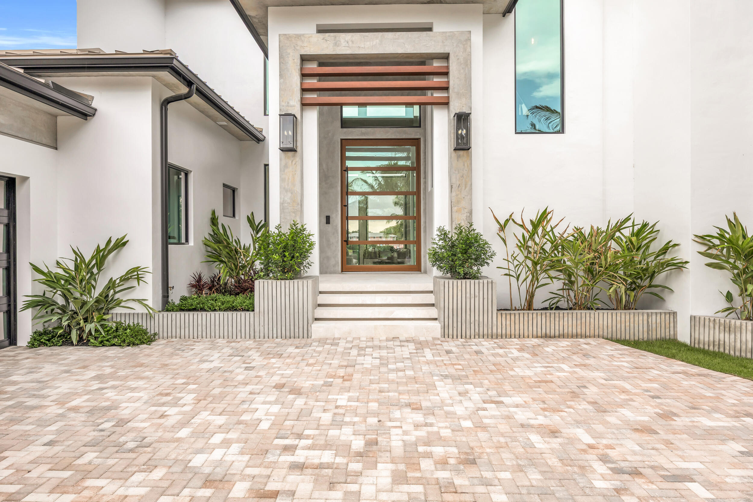 19175 W Riverside, Tequesta FL 33469
