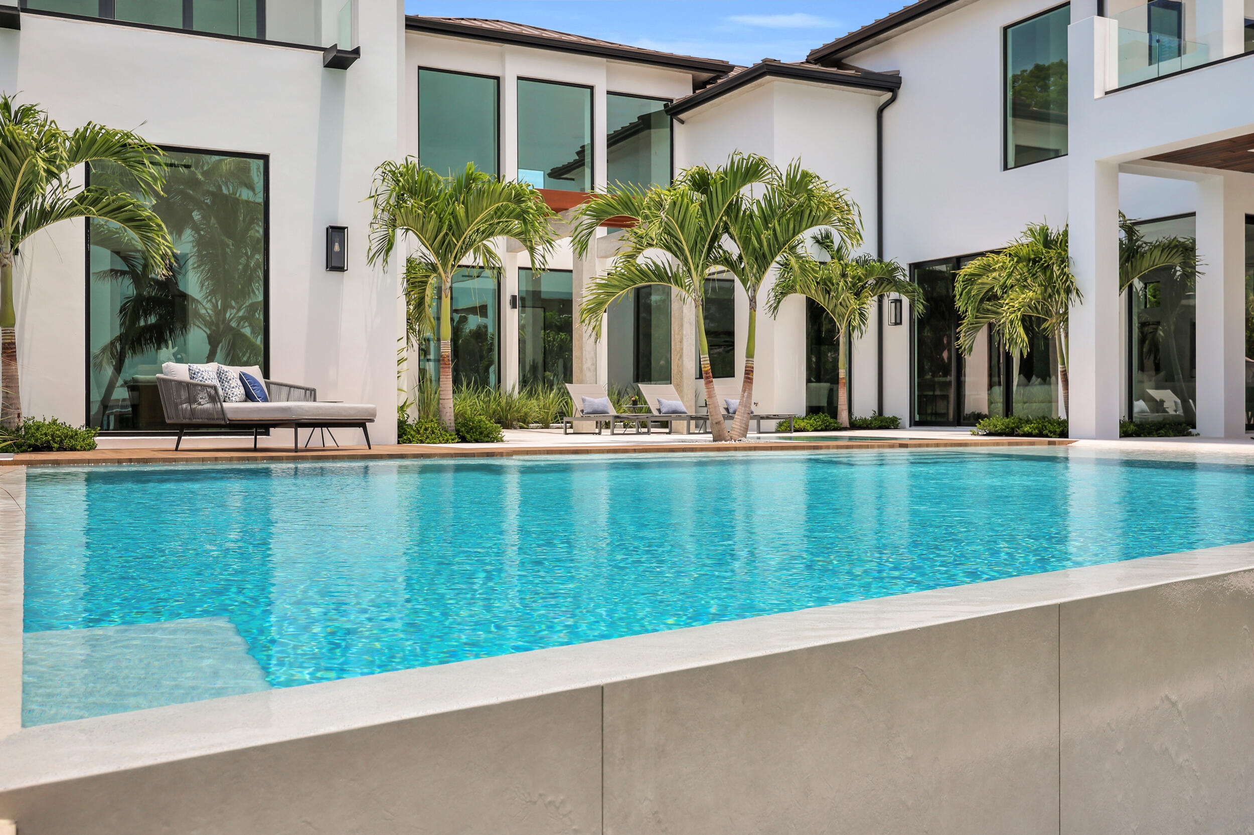 19175 W Riverside, Tequesta FL 33469