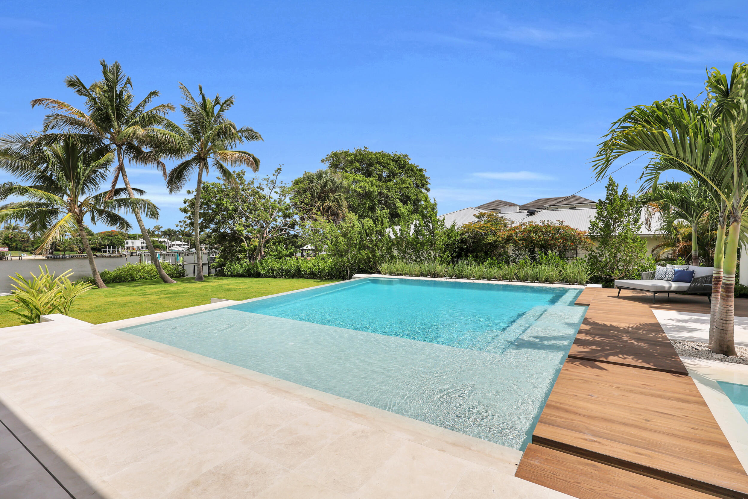19175 W Riverside, Tequesta FL 33469