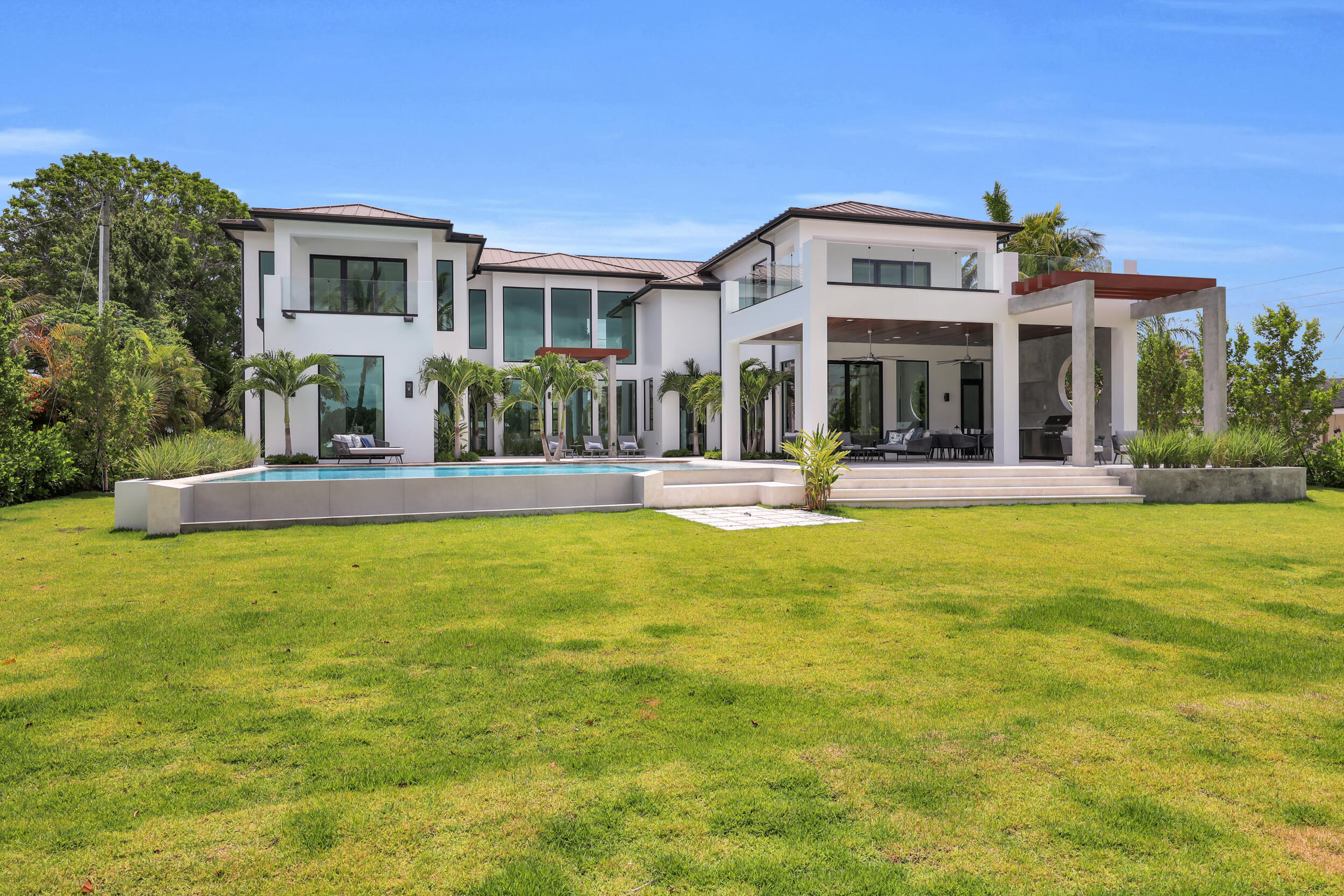19175 W Riverside, Tequesta FL 33469