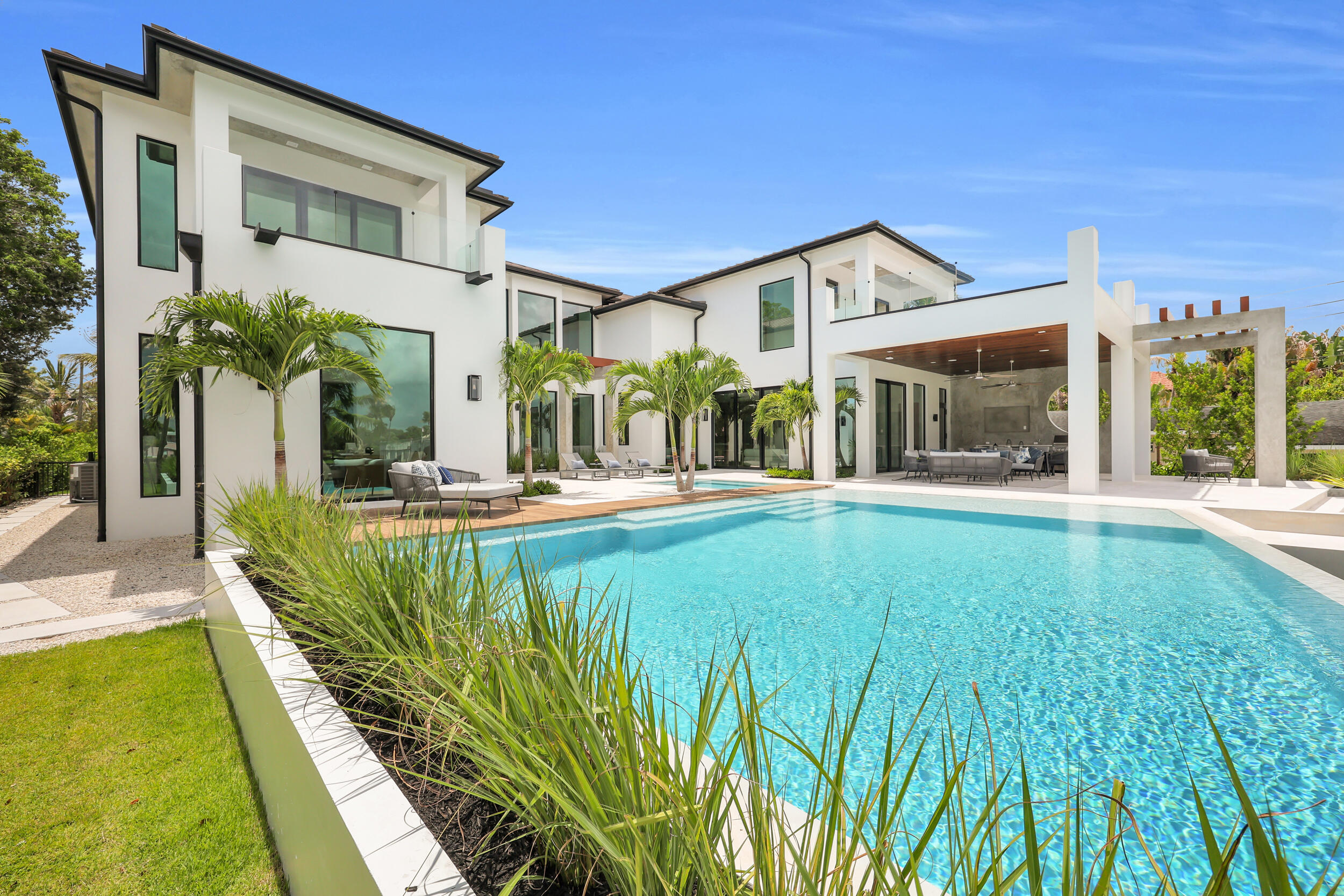 19175 W Riverside, Tequesta FL 33469