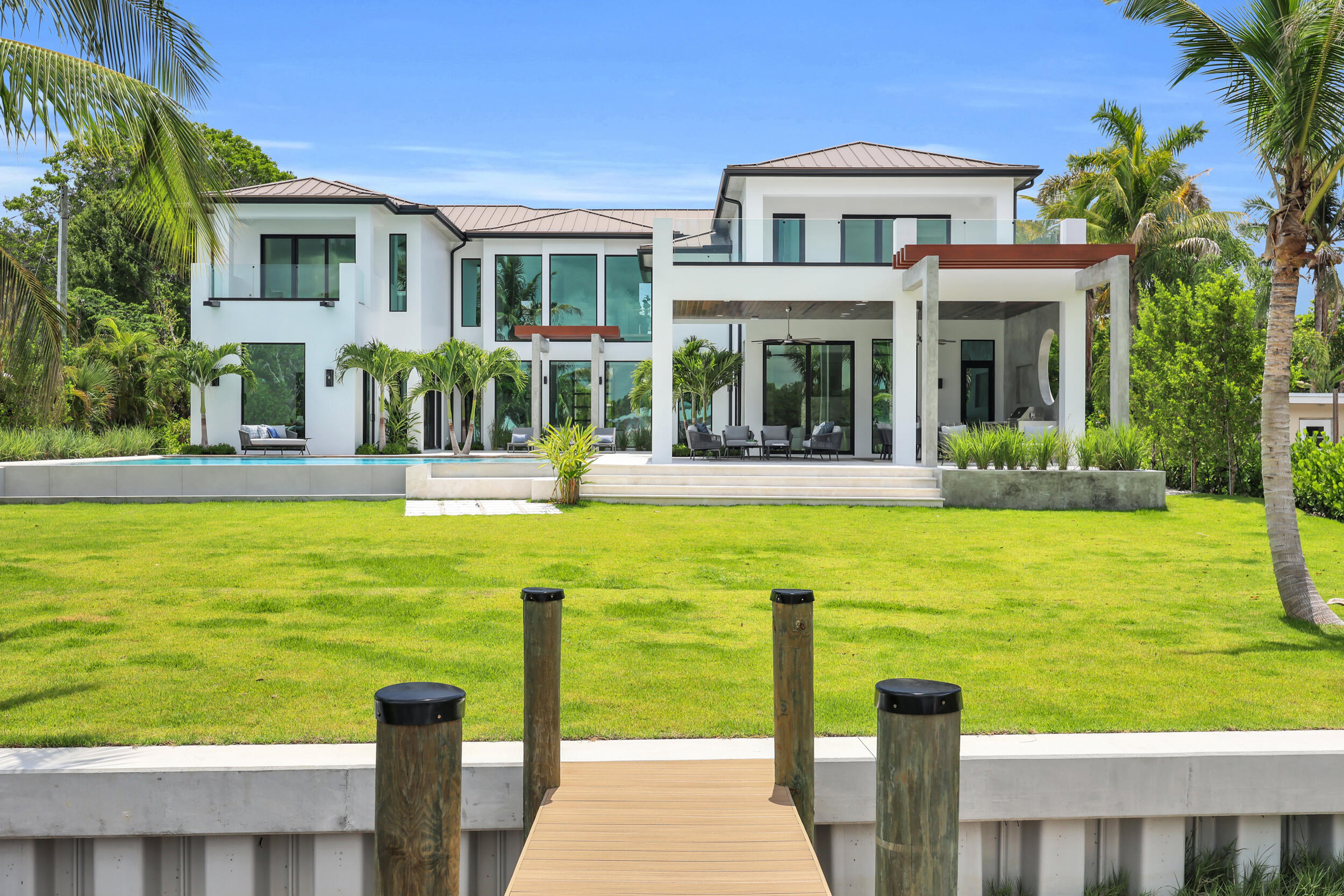 19175 W Riverside, Tequesta FL 33469