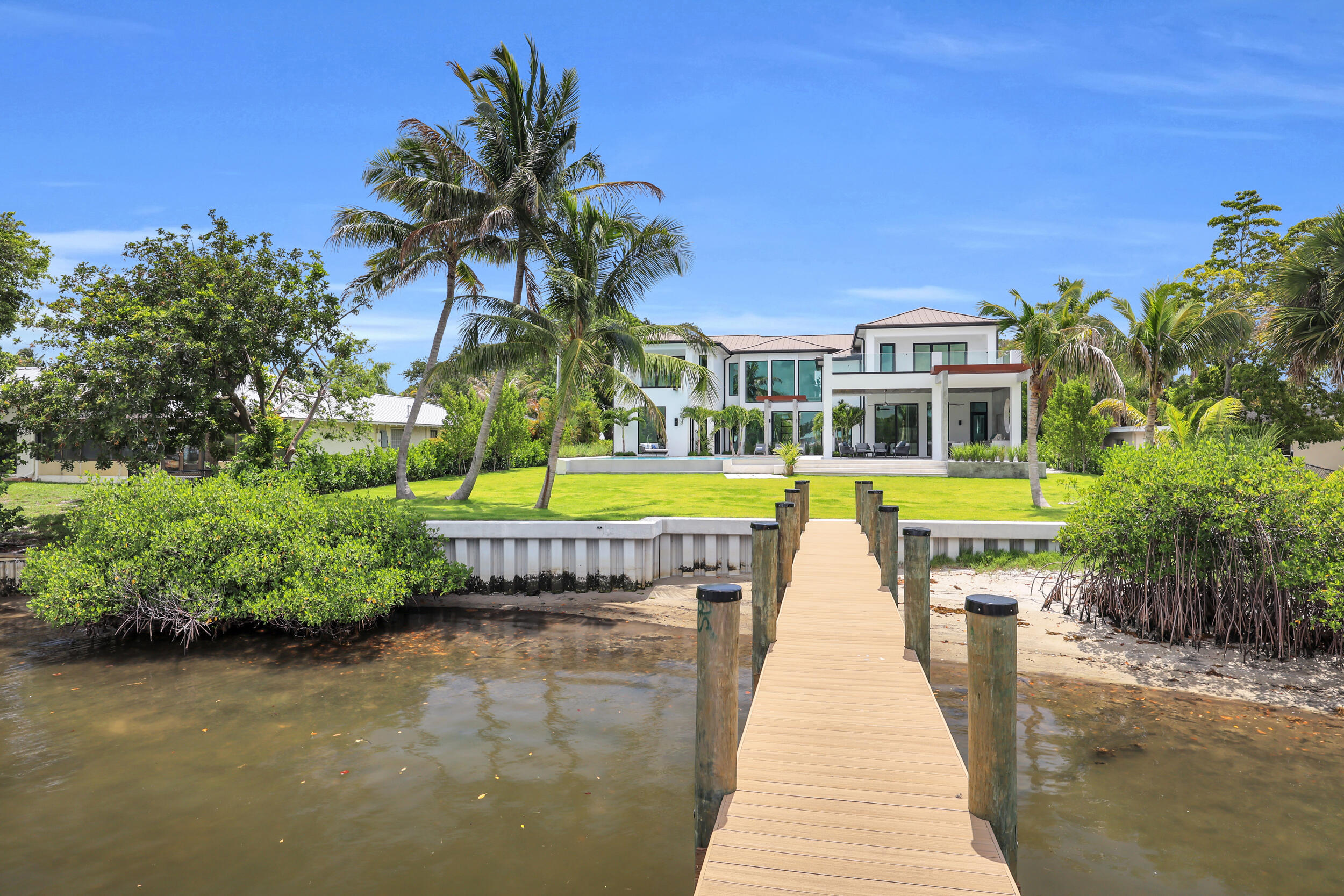 19175 W Riverside, Tequesta FL 33469