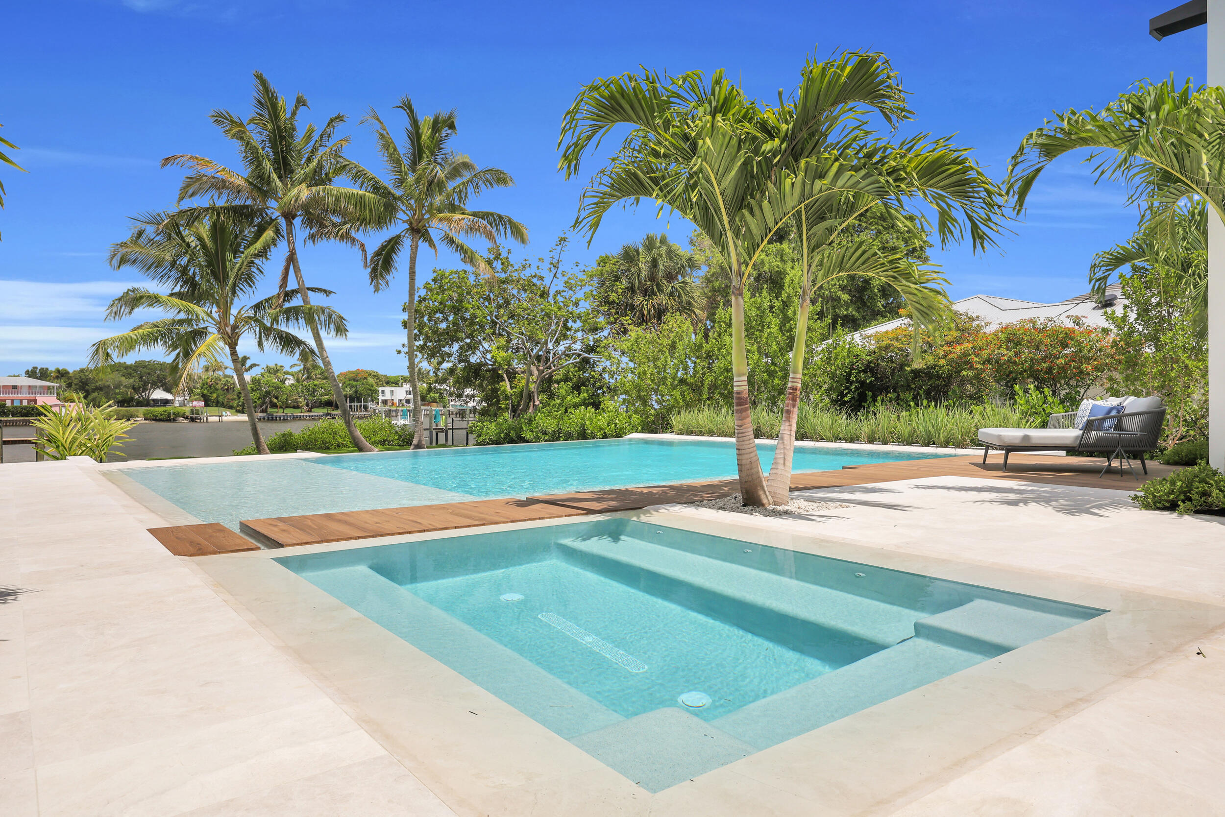 19175 W Riverside, Tequesta FL 33469