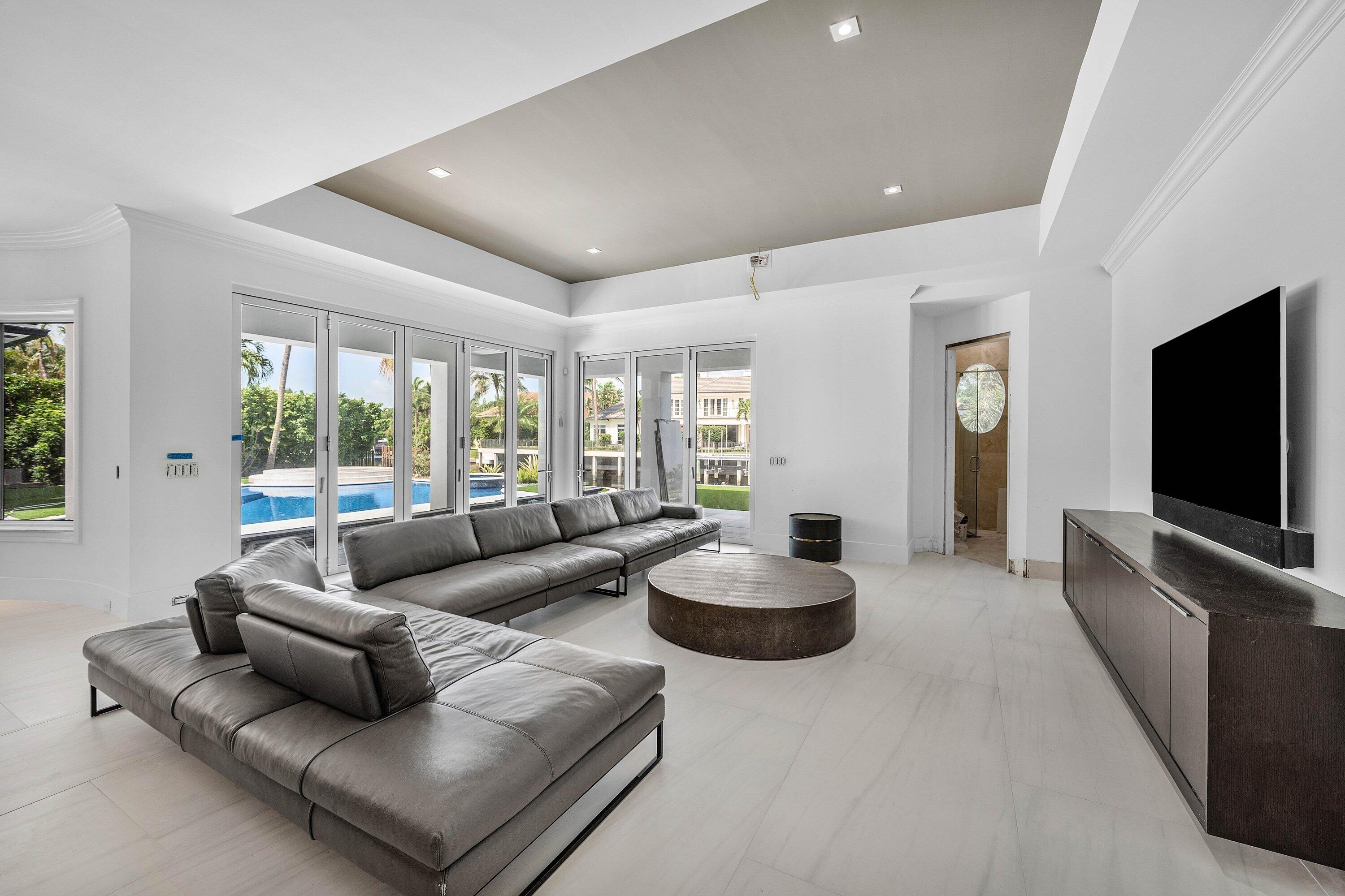 419 E Coconut Palm, Boca Raton FL 33432