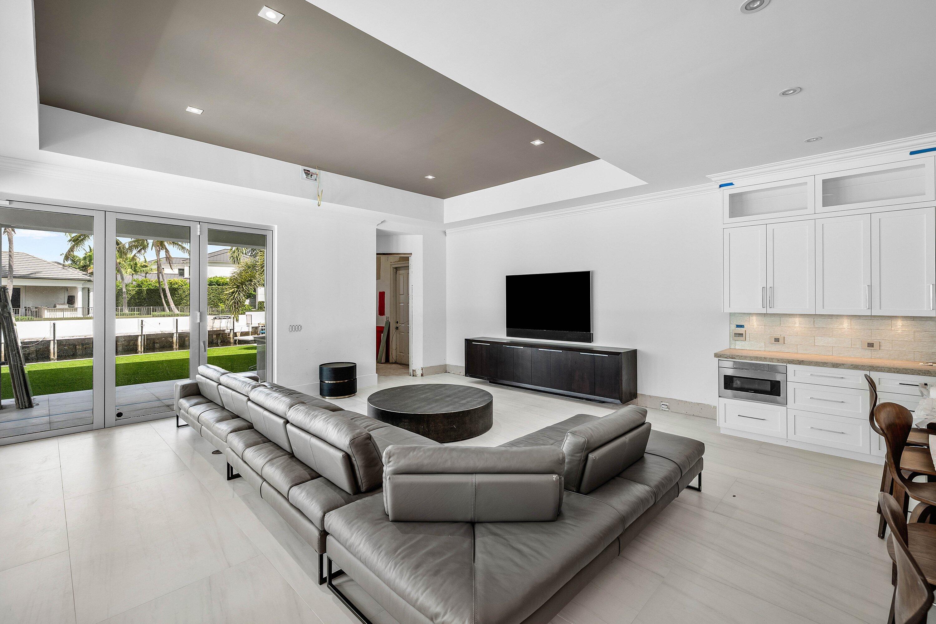 419 E Coconut Palm, Boca Raton FL 33432