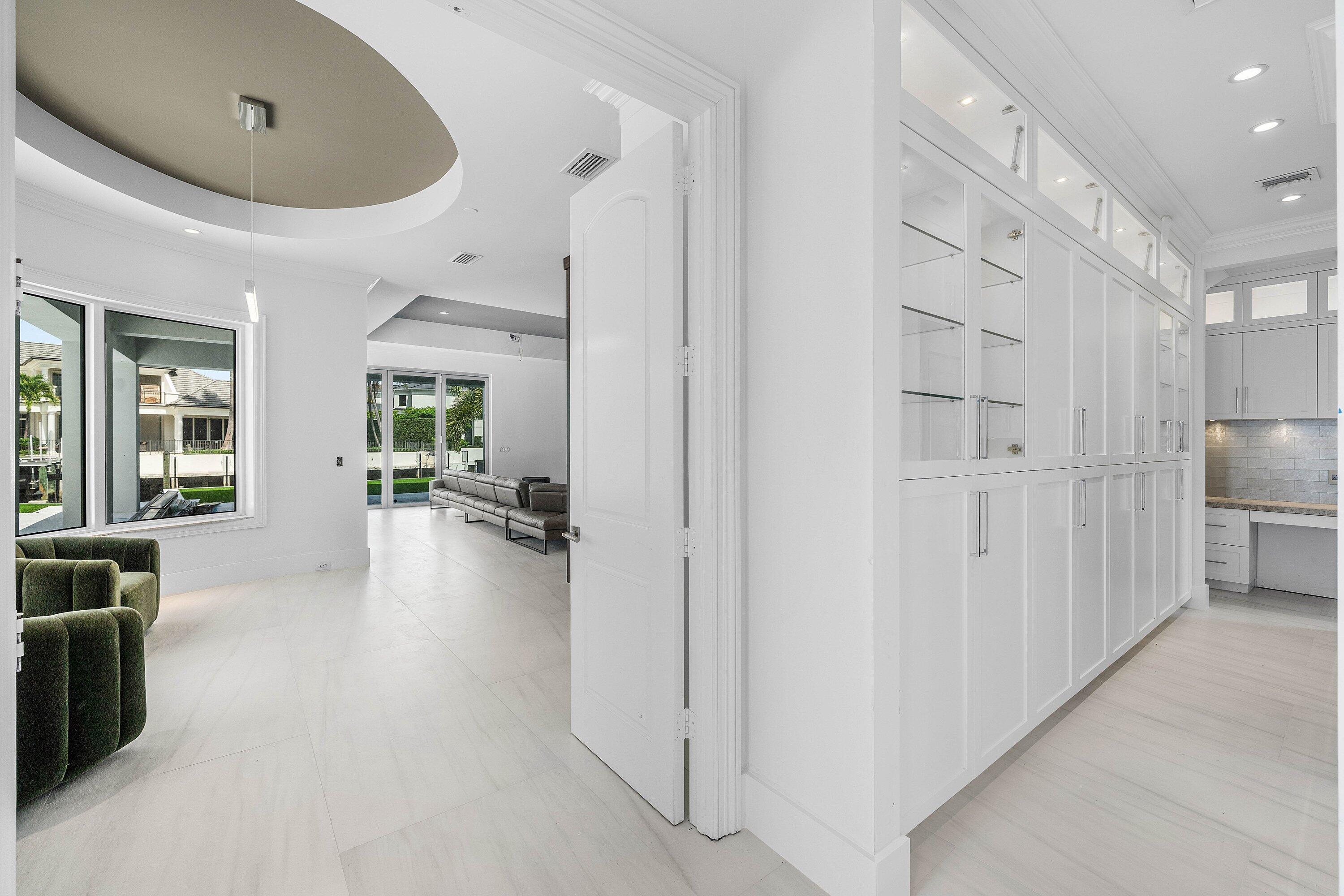419 E Coconut Palm, Boca Raton FL 33432