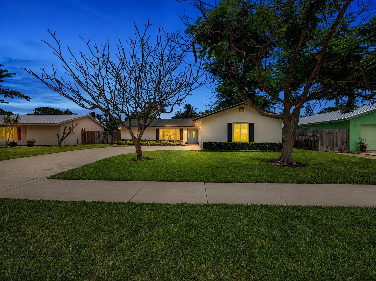 126 Chapel, Tequesta FL 33469