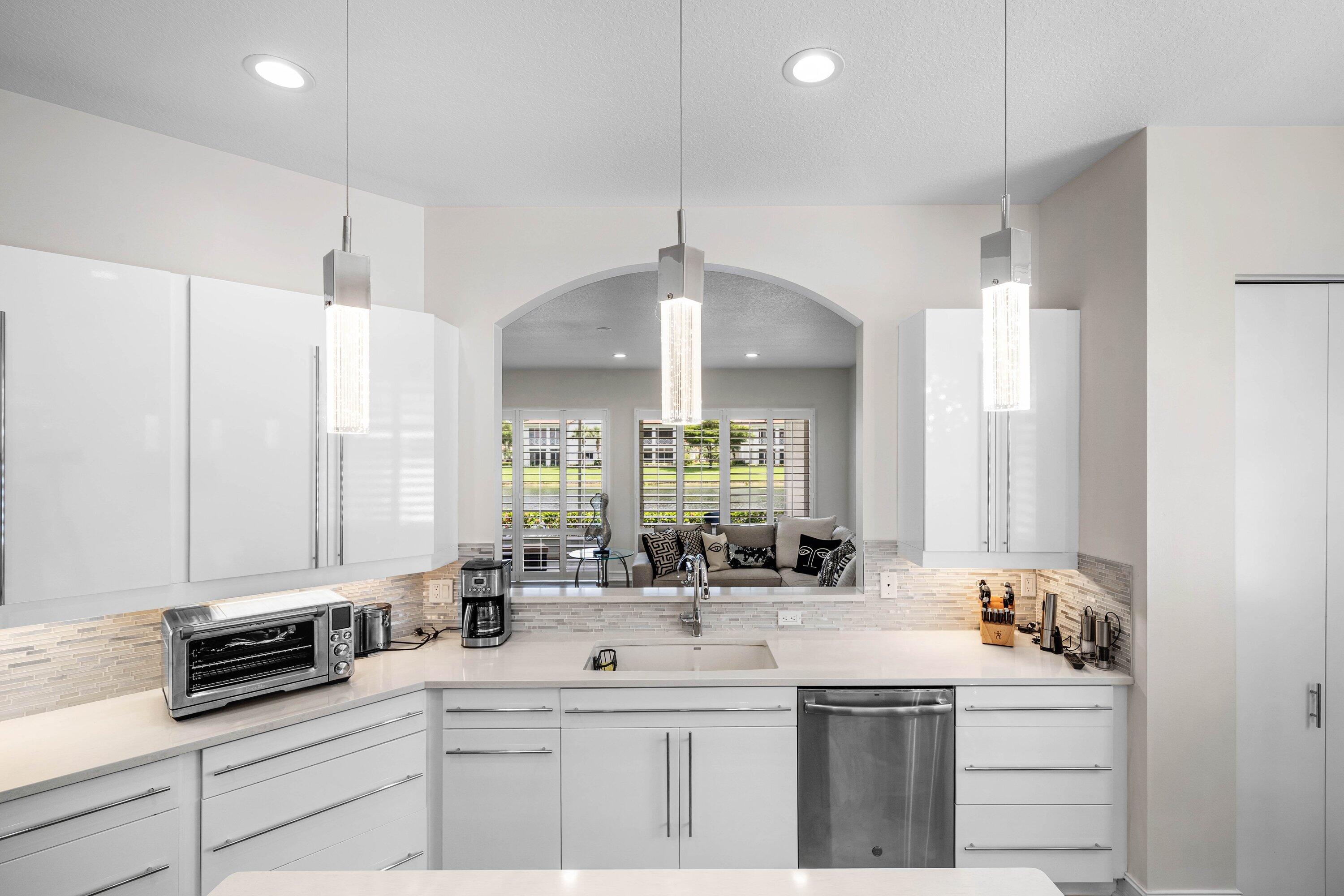 123 Palm Bay #B, Palm Beach Gardens FL 33418