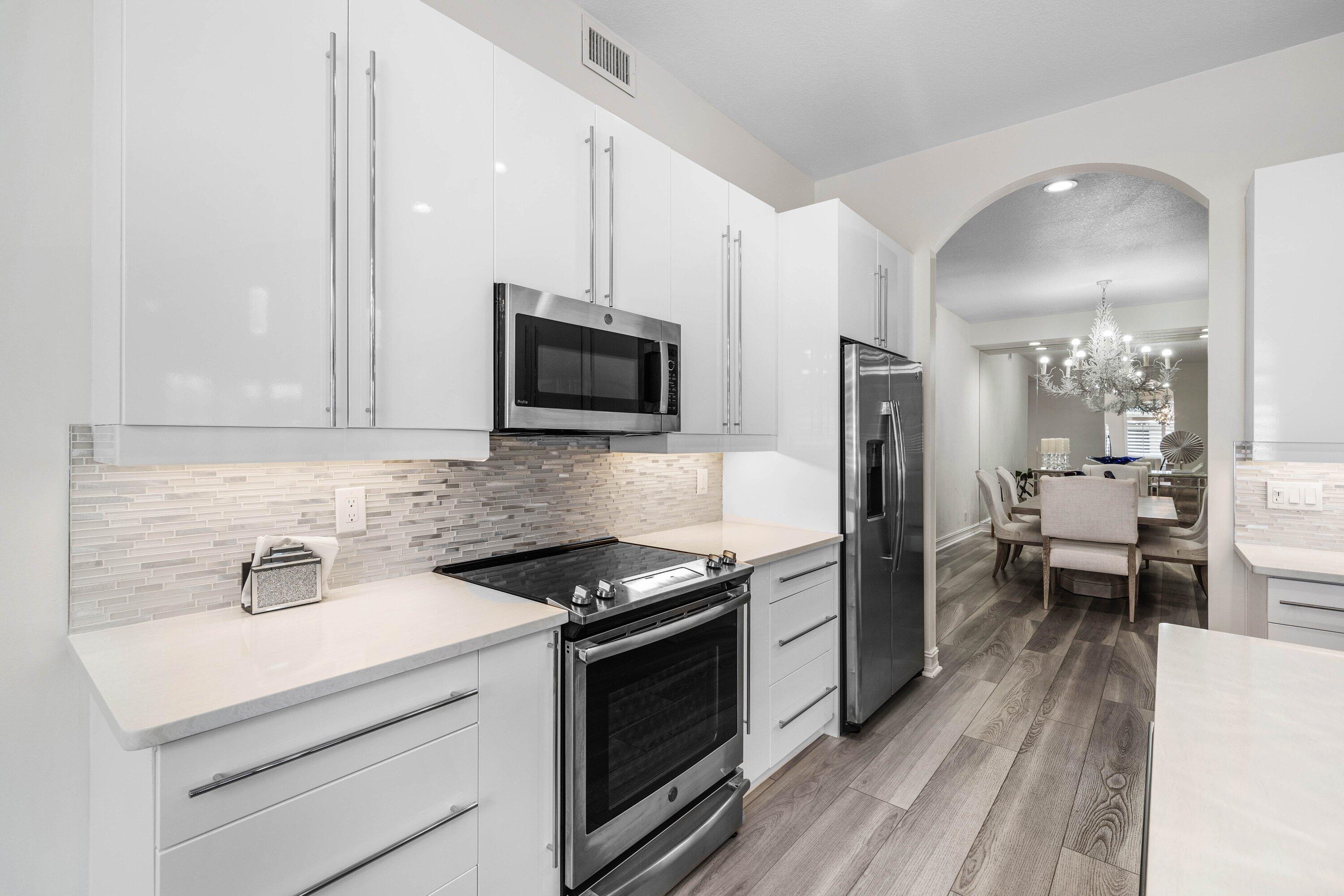 123 Palm Bay #B, Palm Beach Gardens FL 33418
