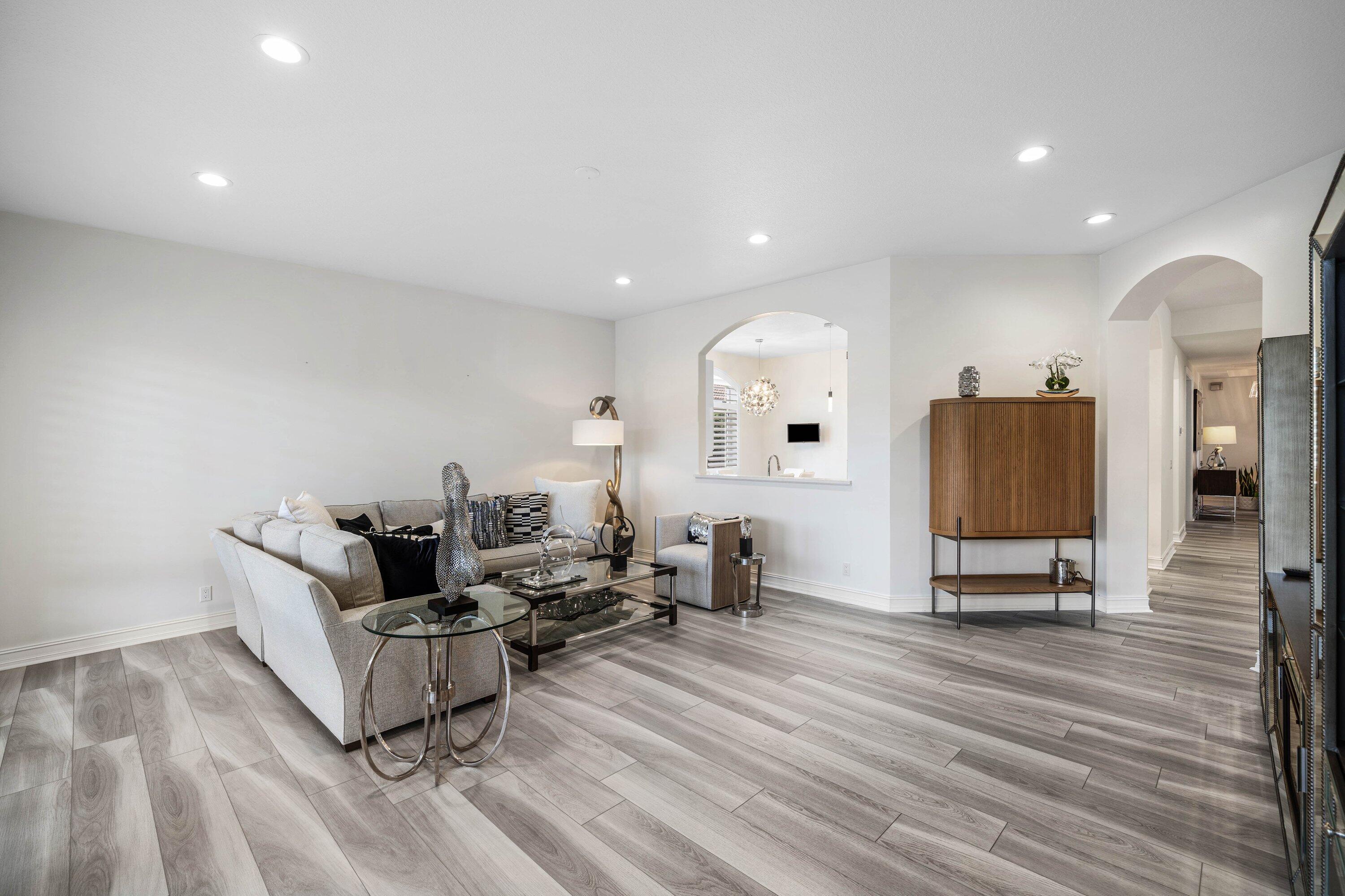 123 Palm Bay #B, Palm Beach Gardens FL 33418