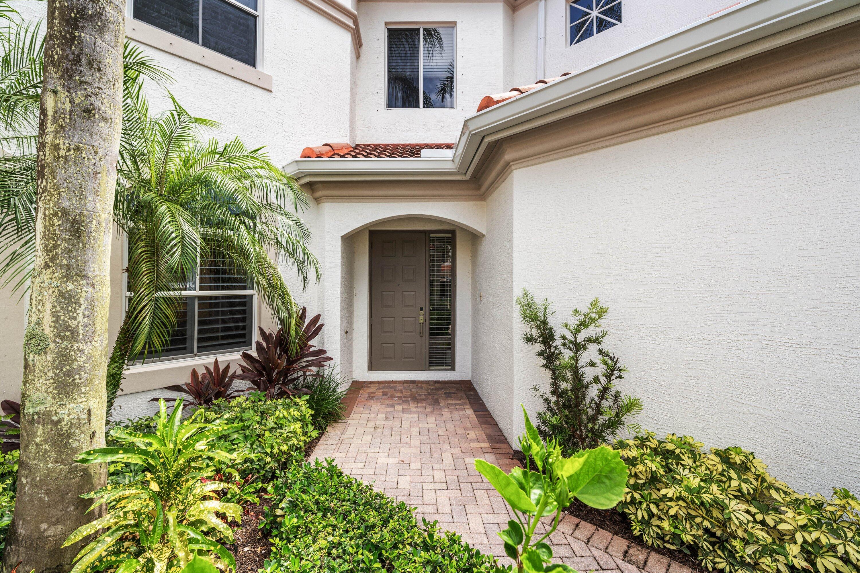 123 Palm Bay #B, Palm Beach Gardens FL 33418