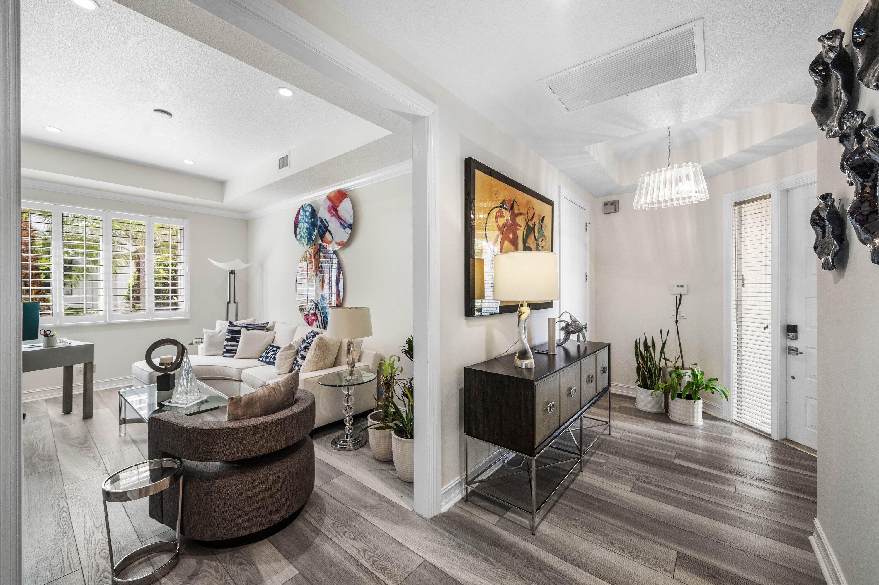 123 Palm Bay #B, Palm Beach Gardens FL 33418