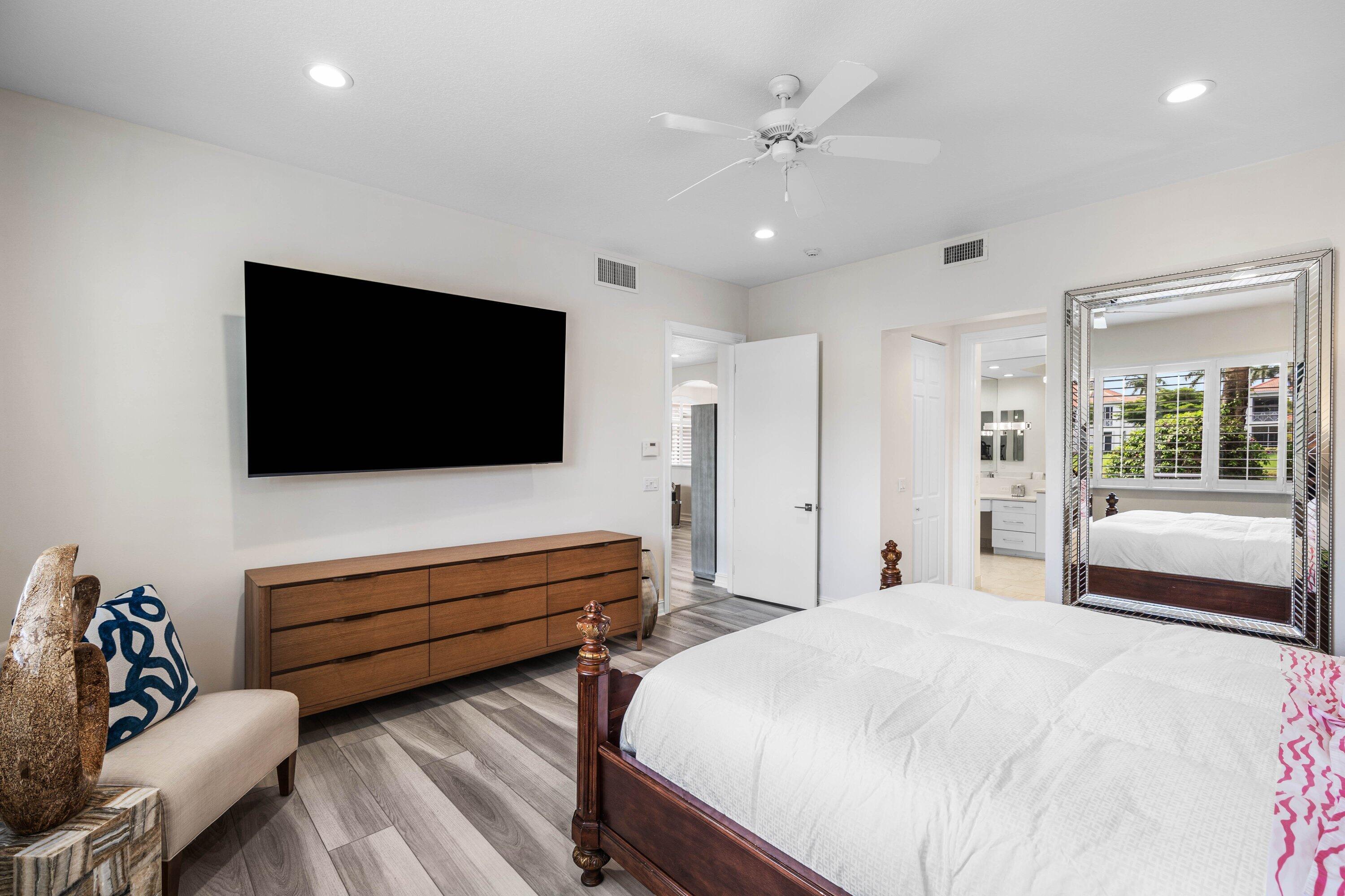 123 Palm Bay #B, Palm Beach Gardens FL 33418