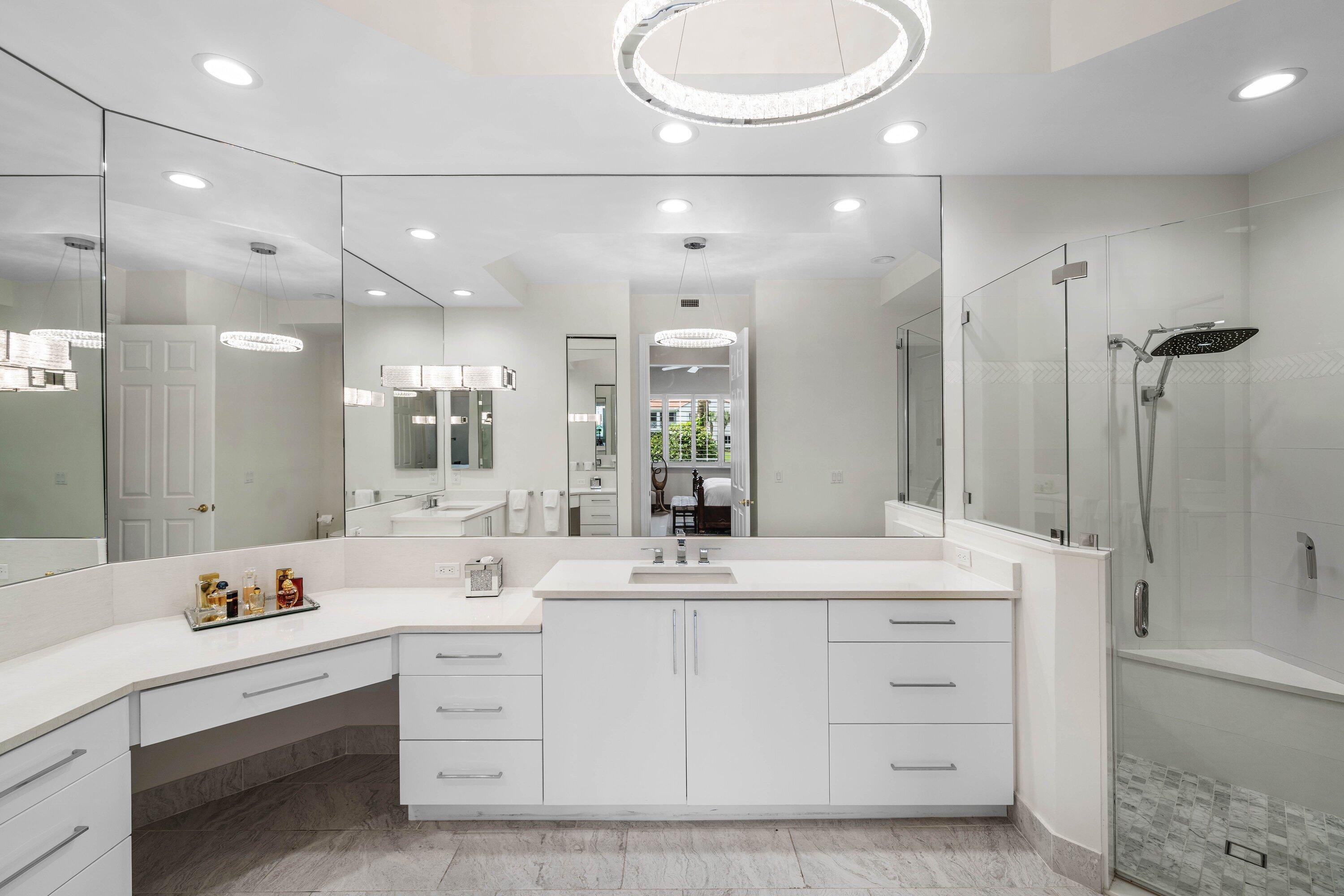 123 Palm Bay #B, Palm Beach Gardens FL 33418