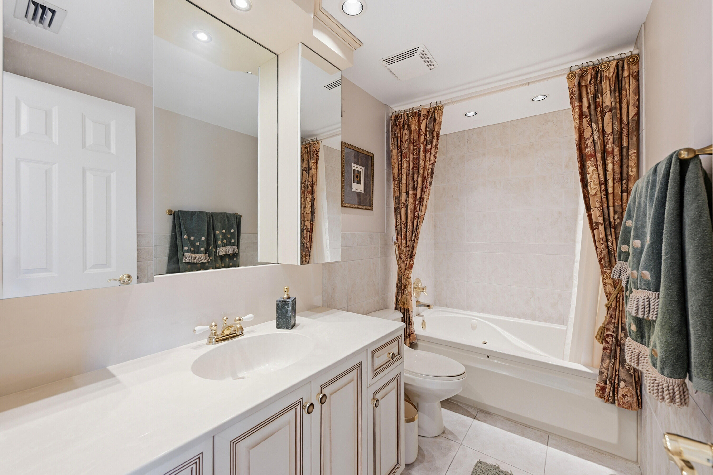 1839 Middle River #302, Fort Lauderdale FL 33305