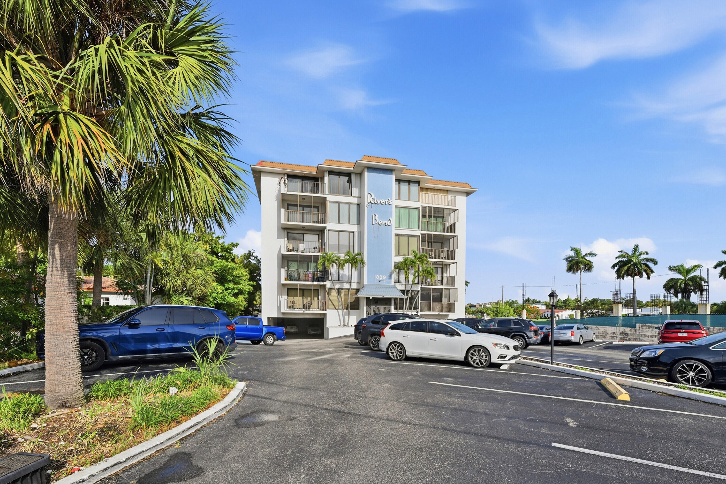 1839 Middle River #302, Fort Lauderdale FL 33305