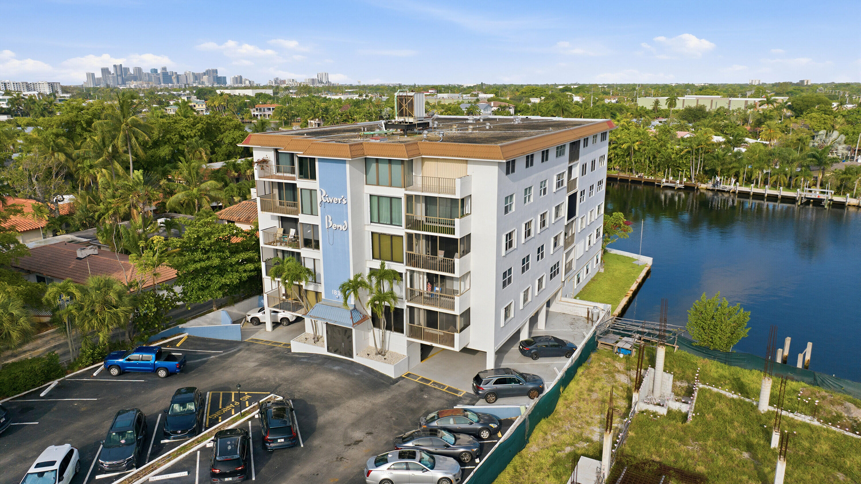 1839 Middle River #302, Fort Lauderdale FL 33305