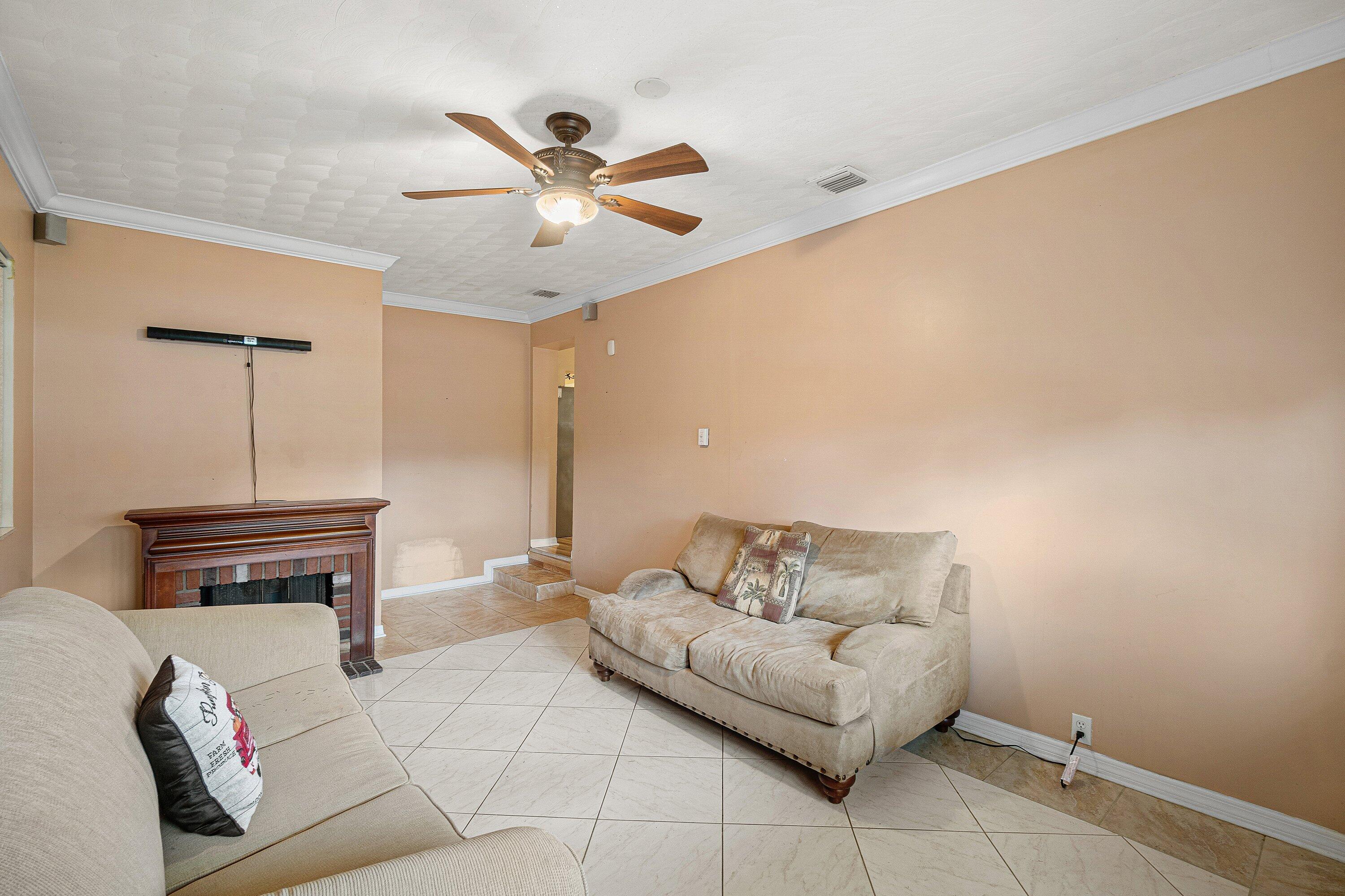 3195 Emerson, Palm Springs FL 33461