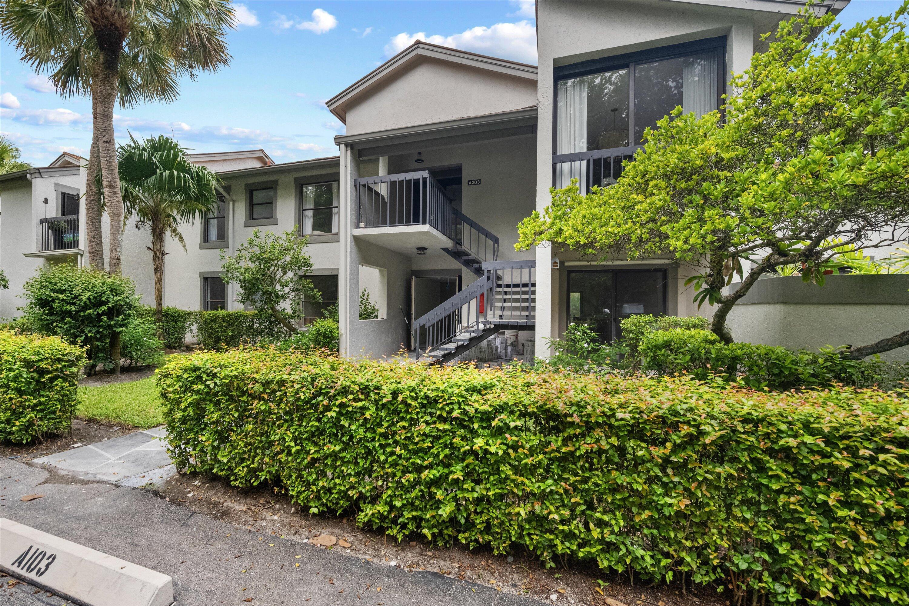 11223 Pond View #A203, Wellington FL 33414