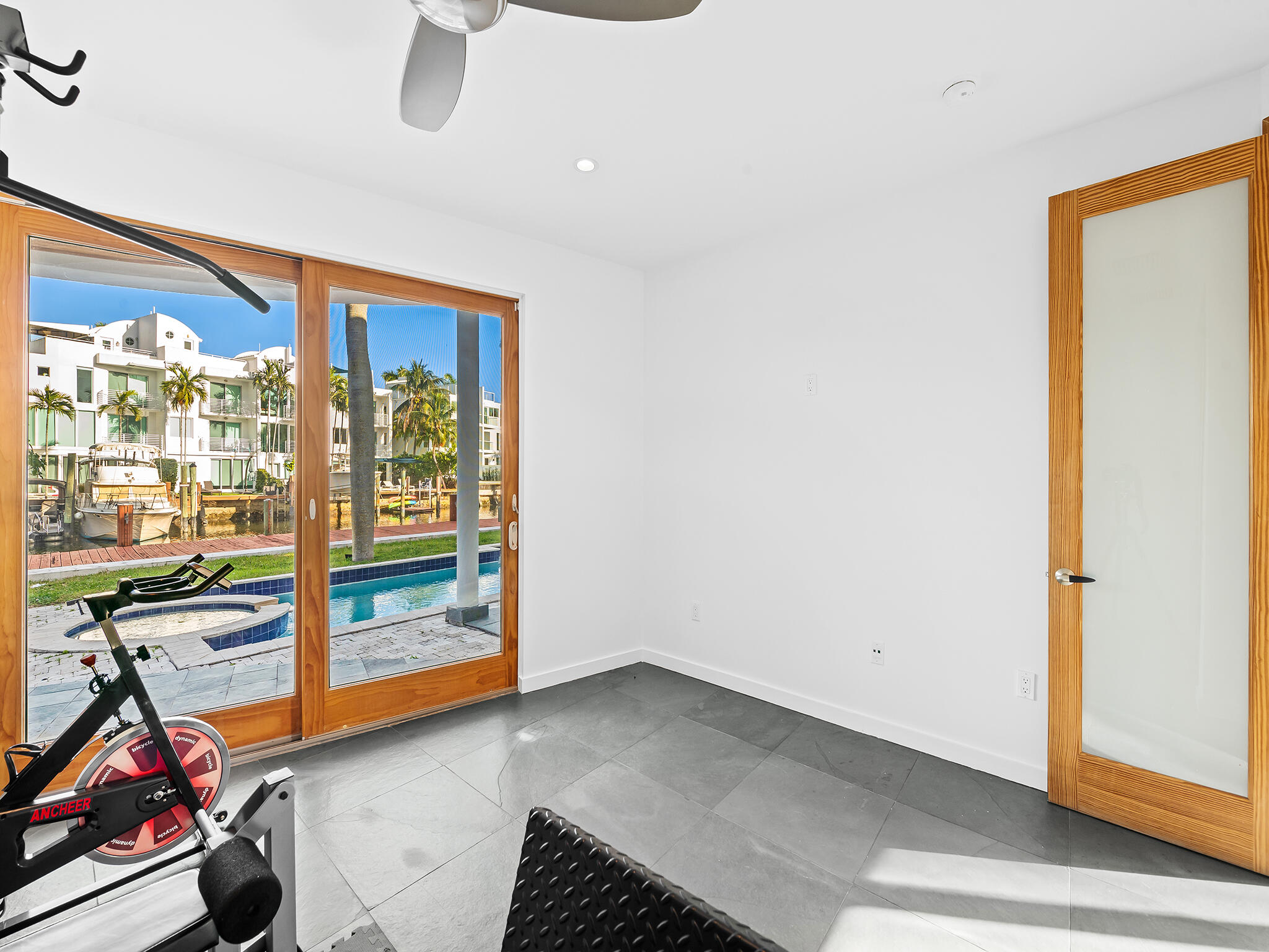 450 Victoria, Fort Lauderdale FL 33301