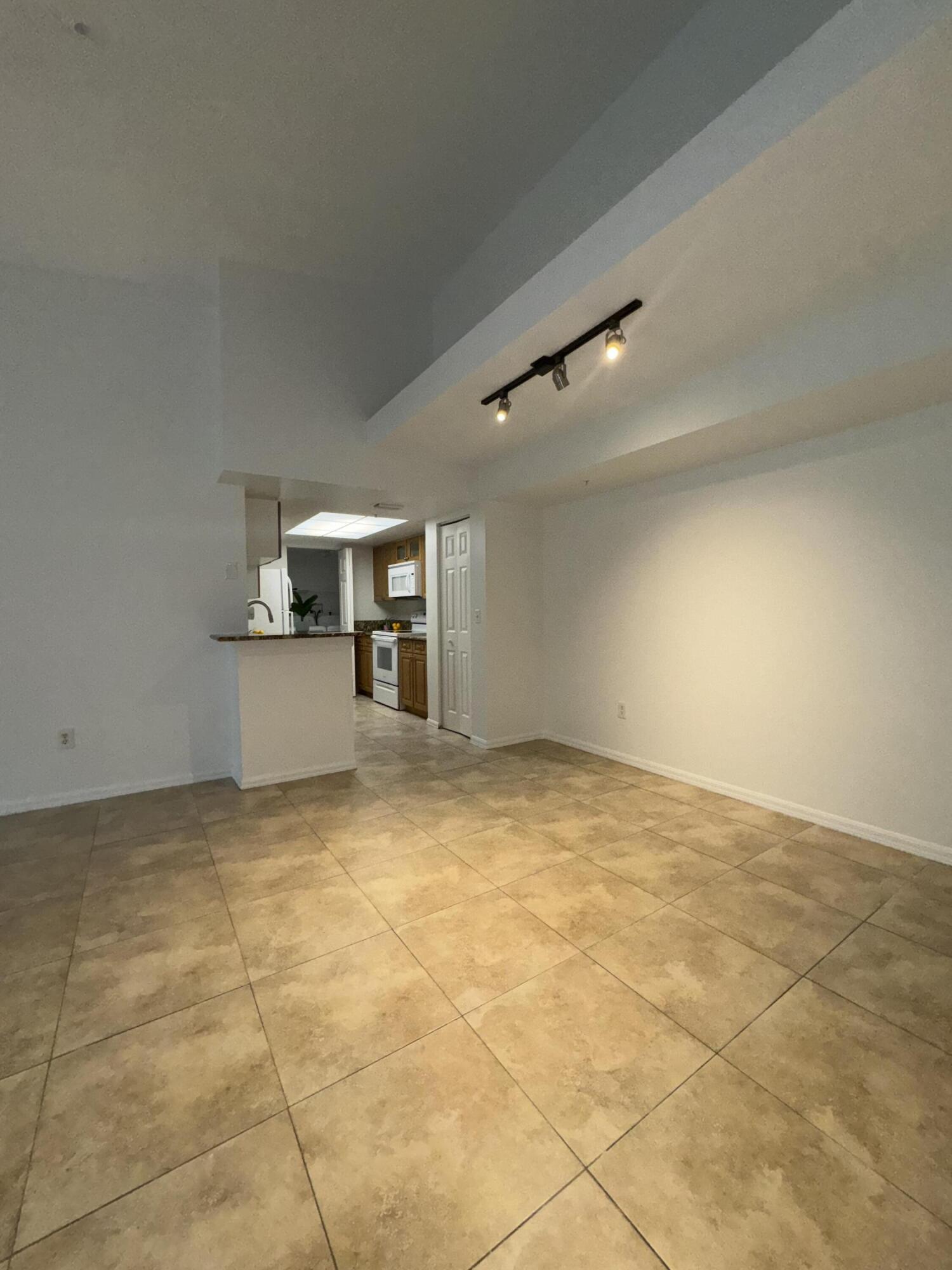 1300 Crestwood #1309, Royal Palm Beach FL 33411