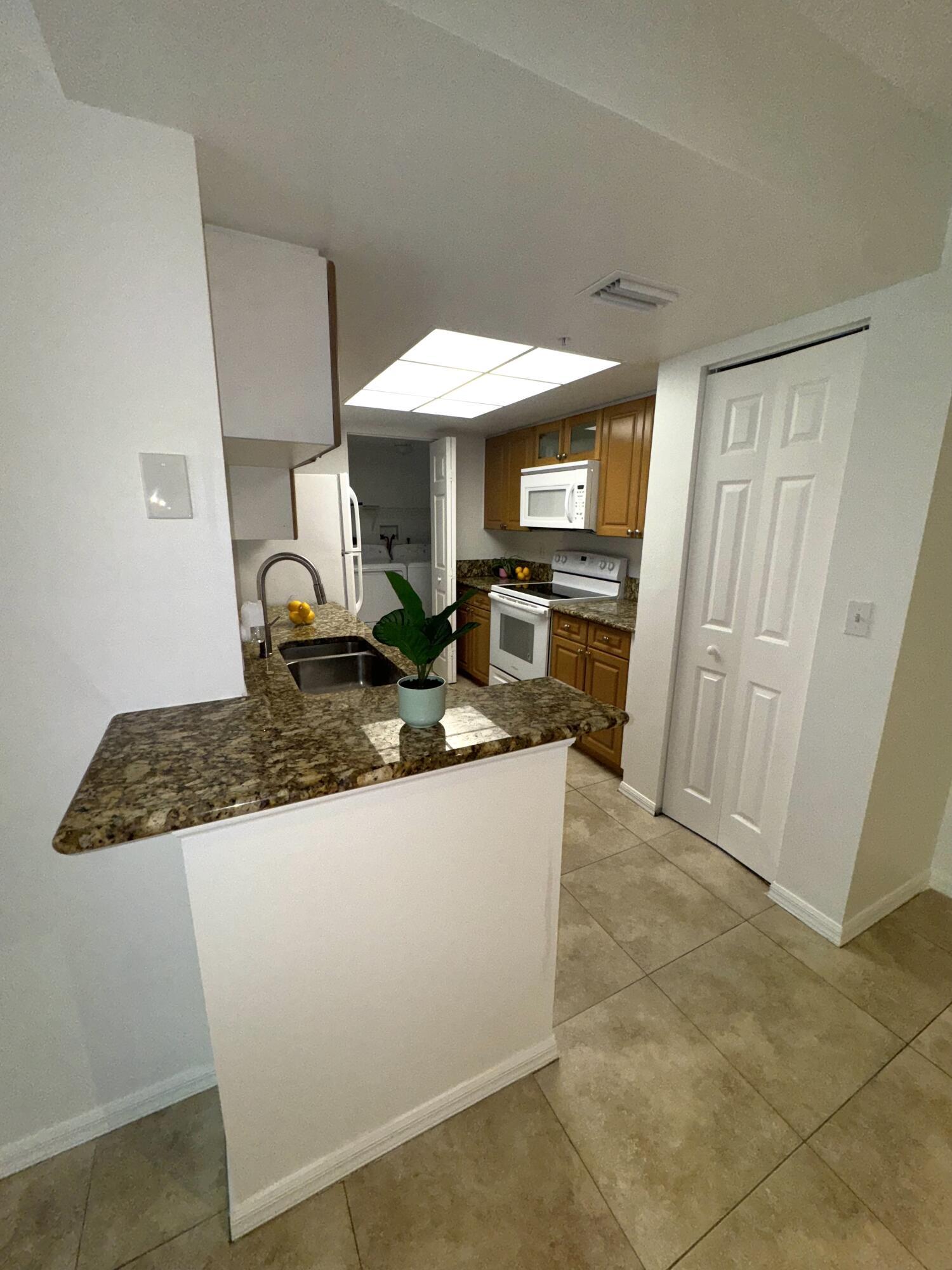 1300 Crestwood #1309, Royal Palm Beach FL 33411