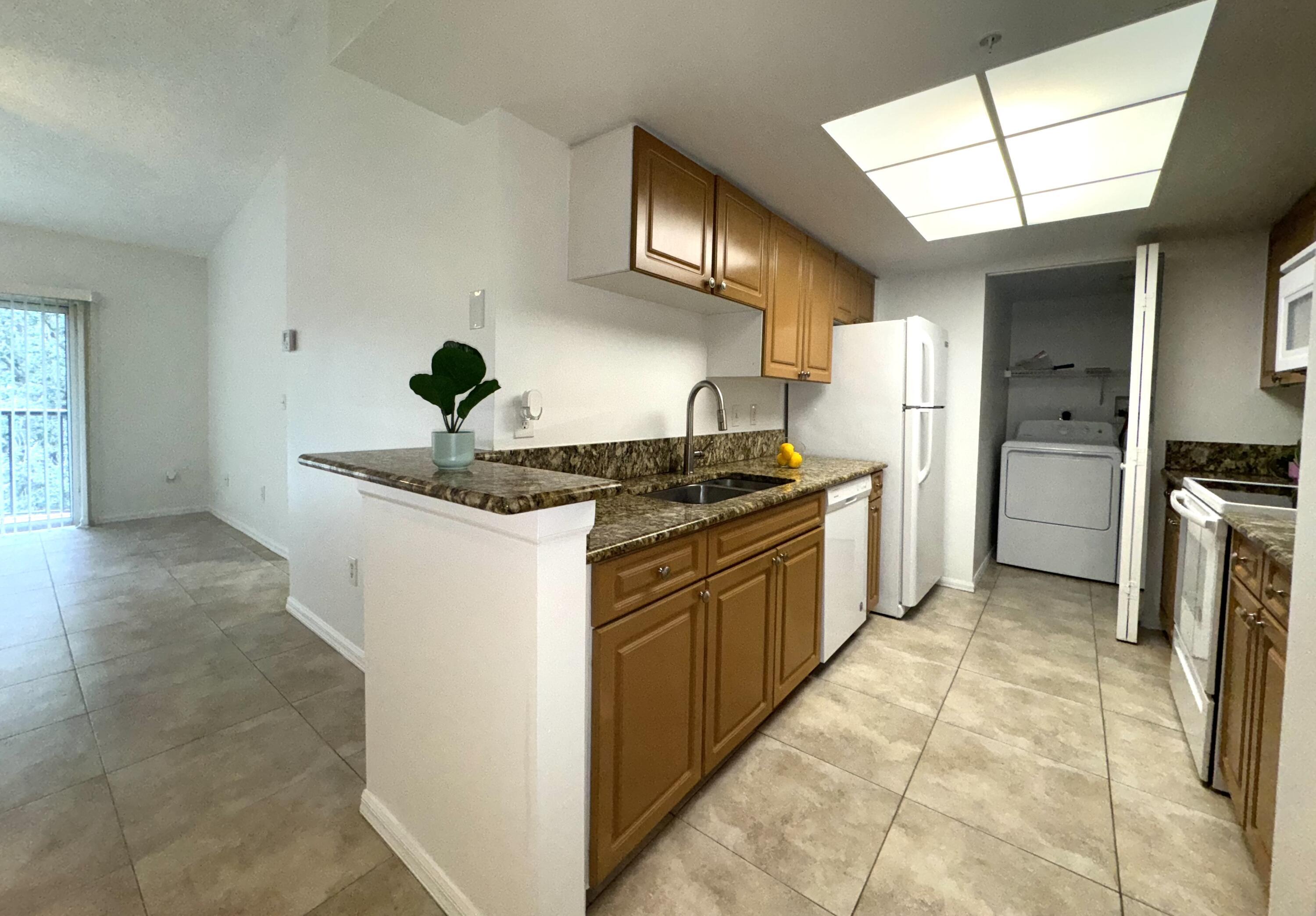 1300 Crestwood #1309, Royal Palm Beach FL 33411