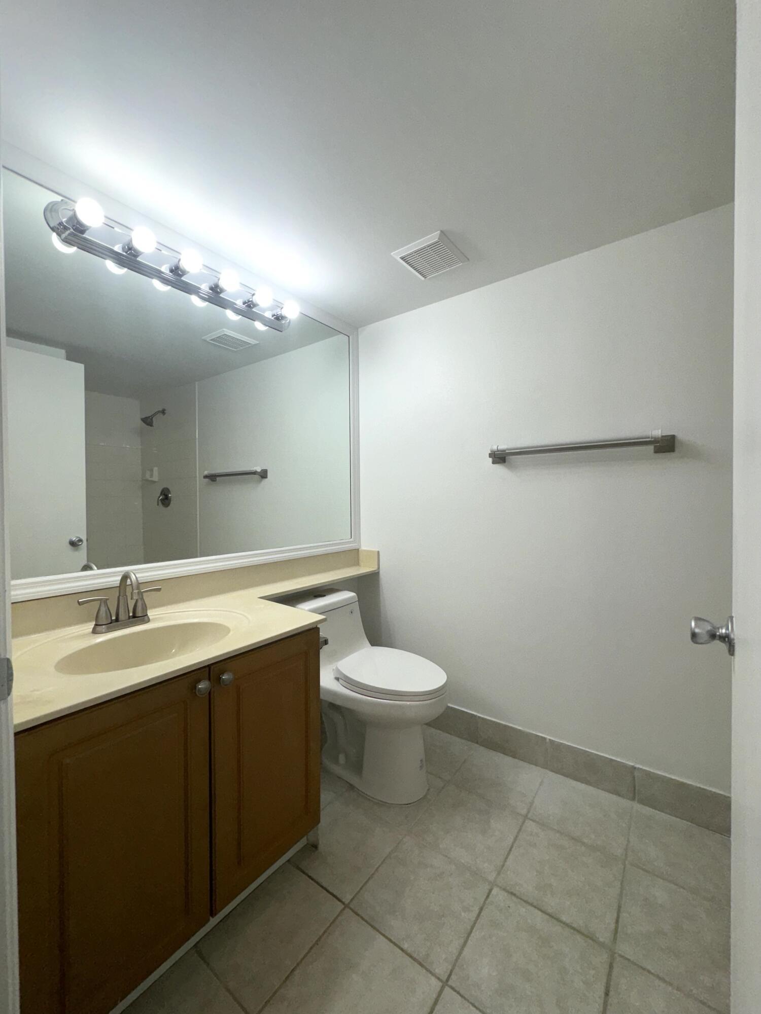 1300 Crestwood #1309, Royal Palm Beach FL 33411