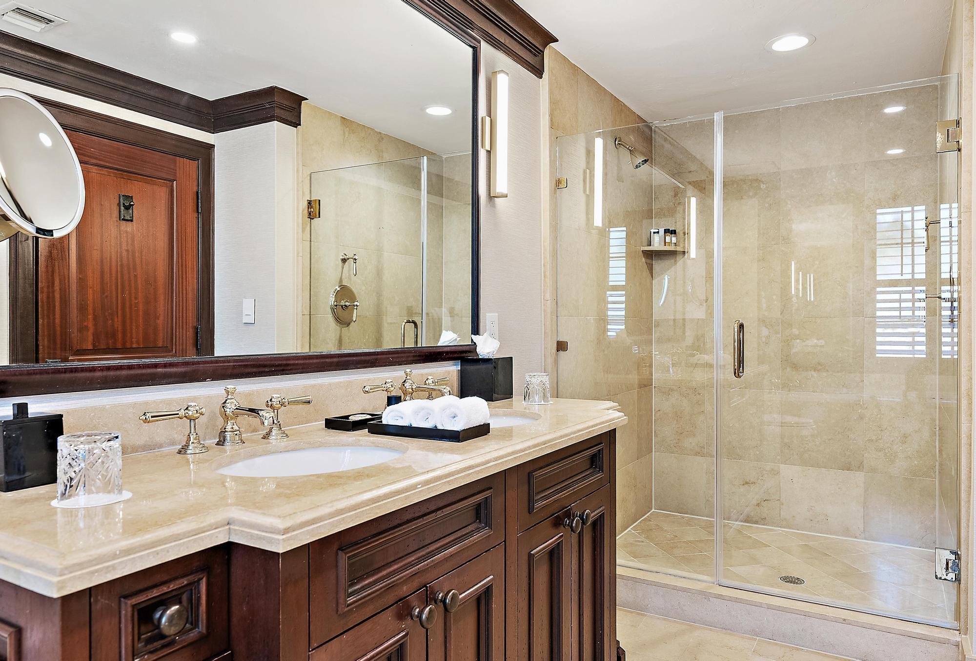 301 Australian #301, Palm Beach FL 33480