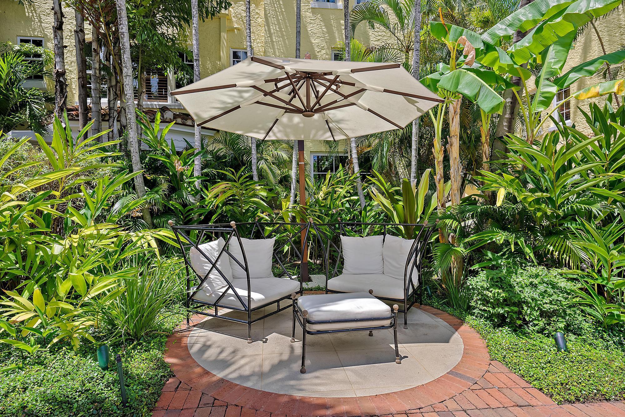 301 Australian #301, Palm Beach FL 33480