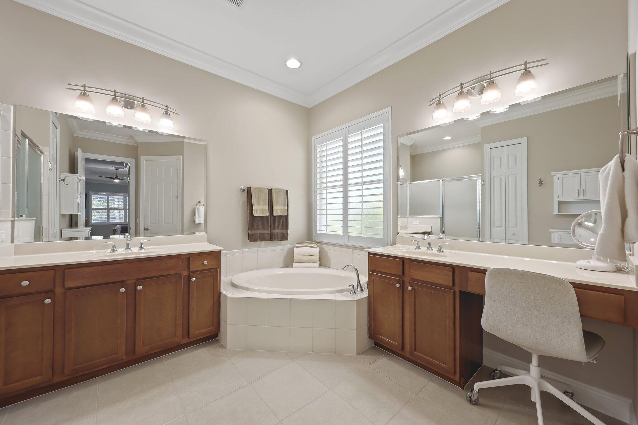 12181 Aviles, Palm Beach Gardens FL 33418