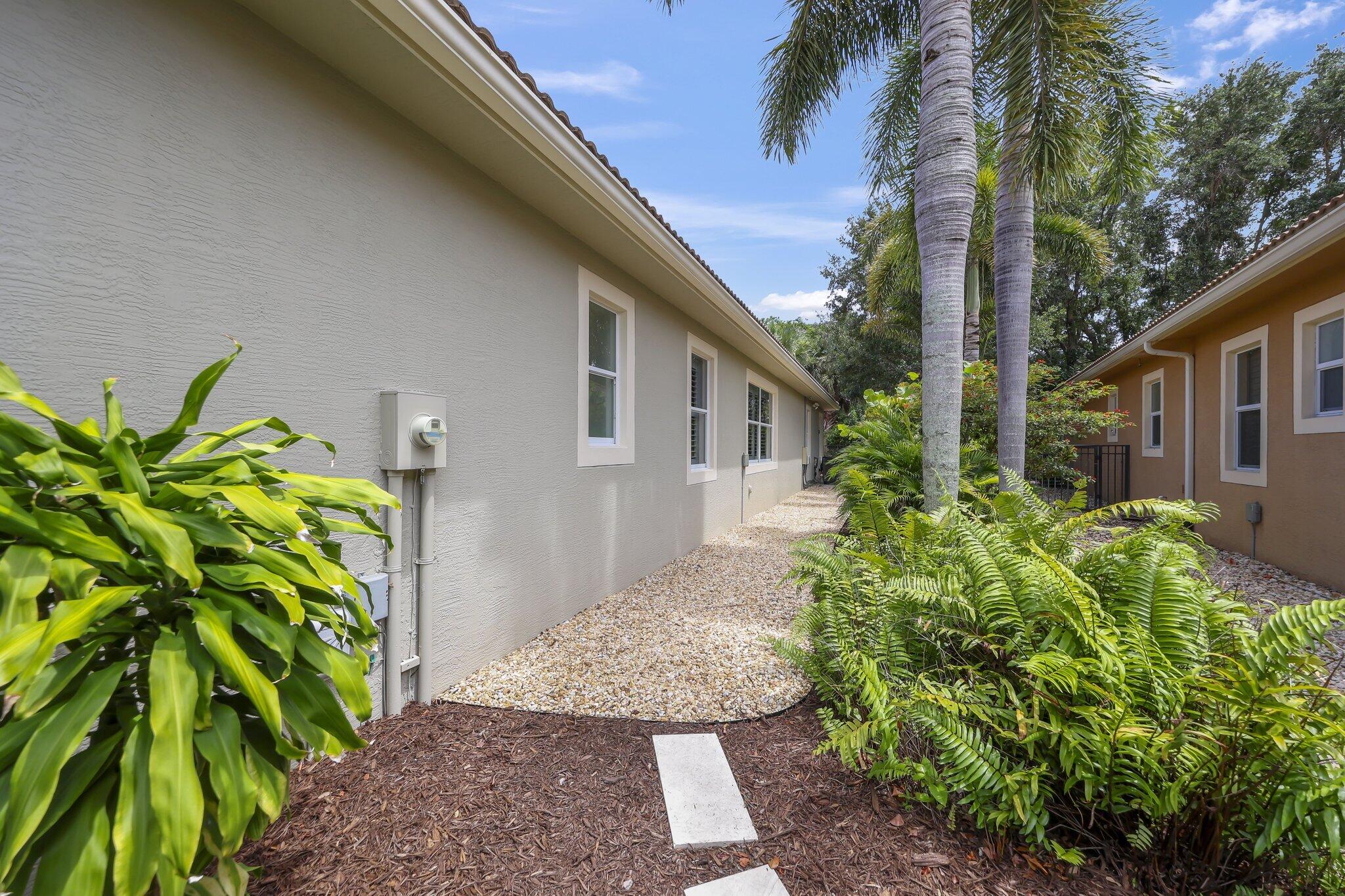 12181 Aviles, Palm Beach Gardens FL 33418
