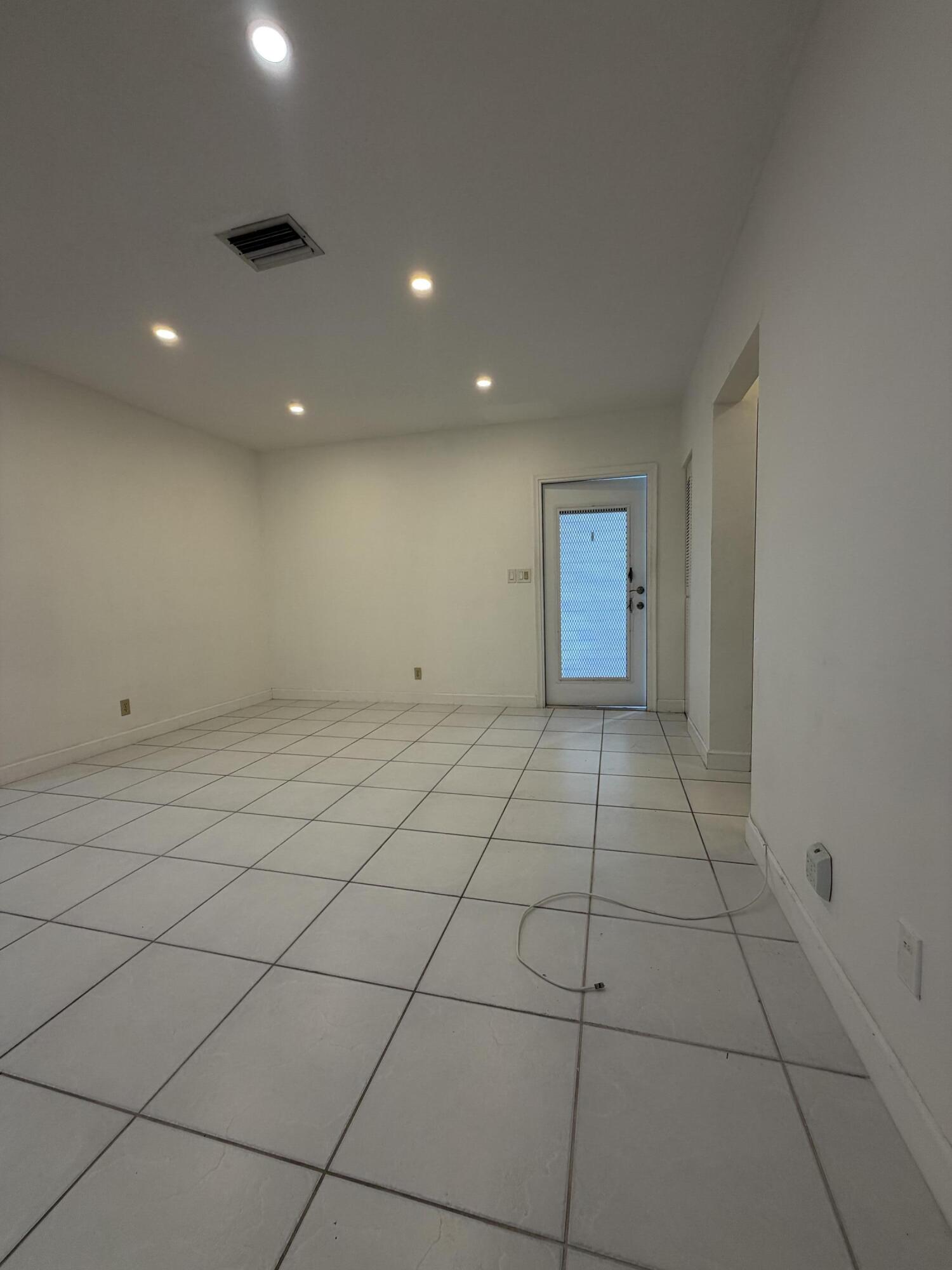 1300 N 17th #206, Hollywood FL 33020