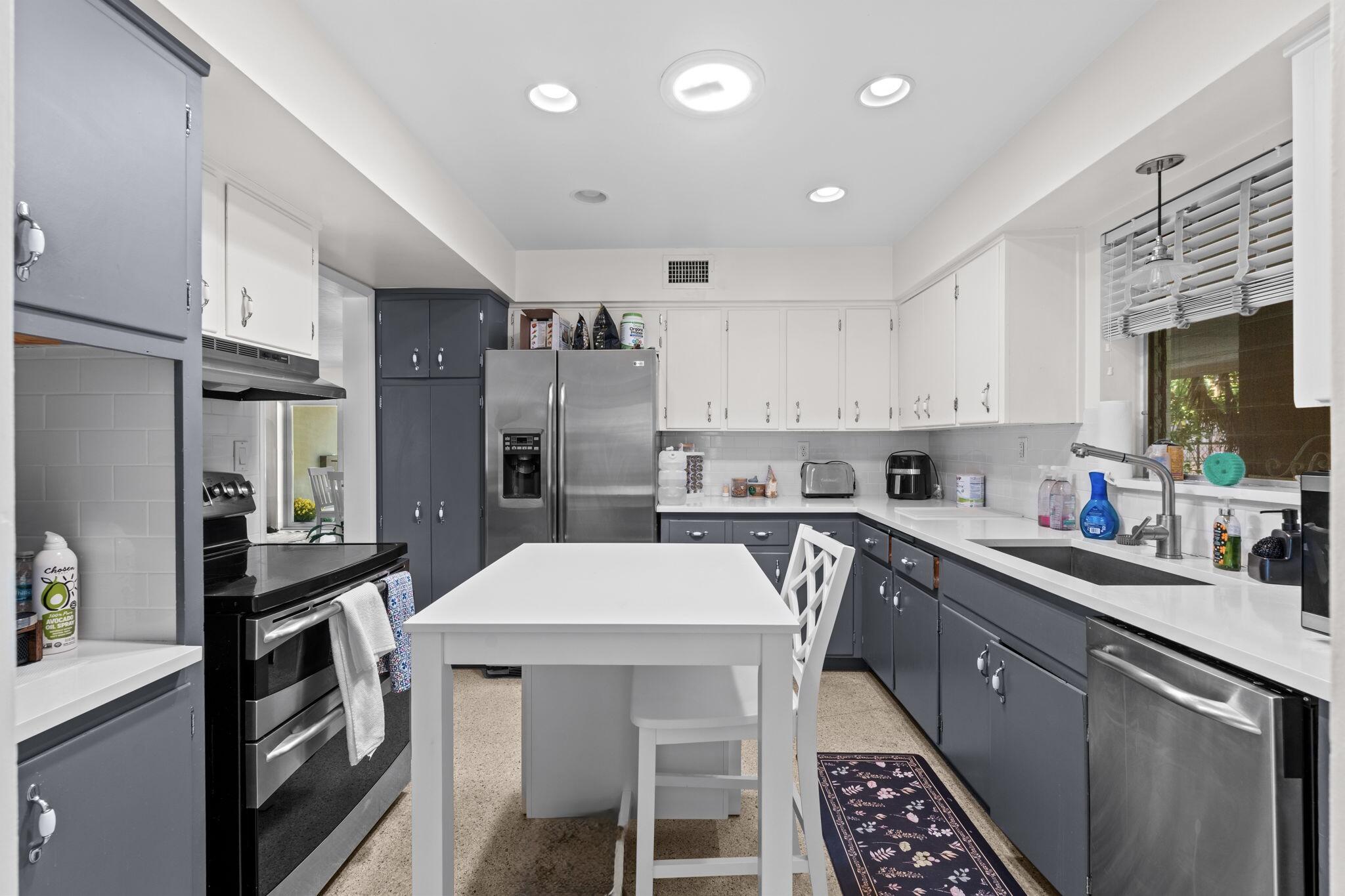 224 N Gordon, Fort Lauderdale FL 33301