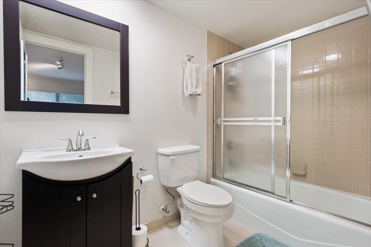 2835 Polo Island #H202, Wellington FL 33414